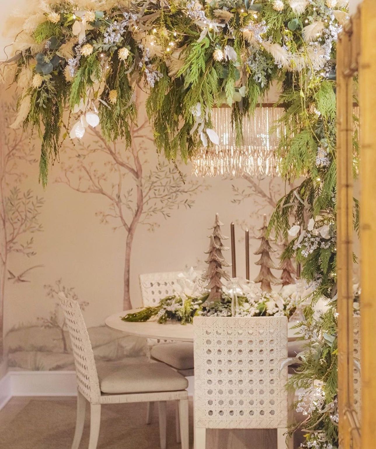 Delar Chandelier