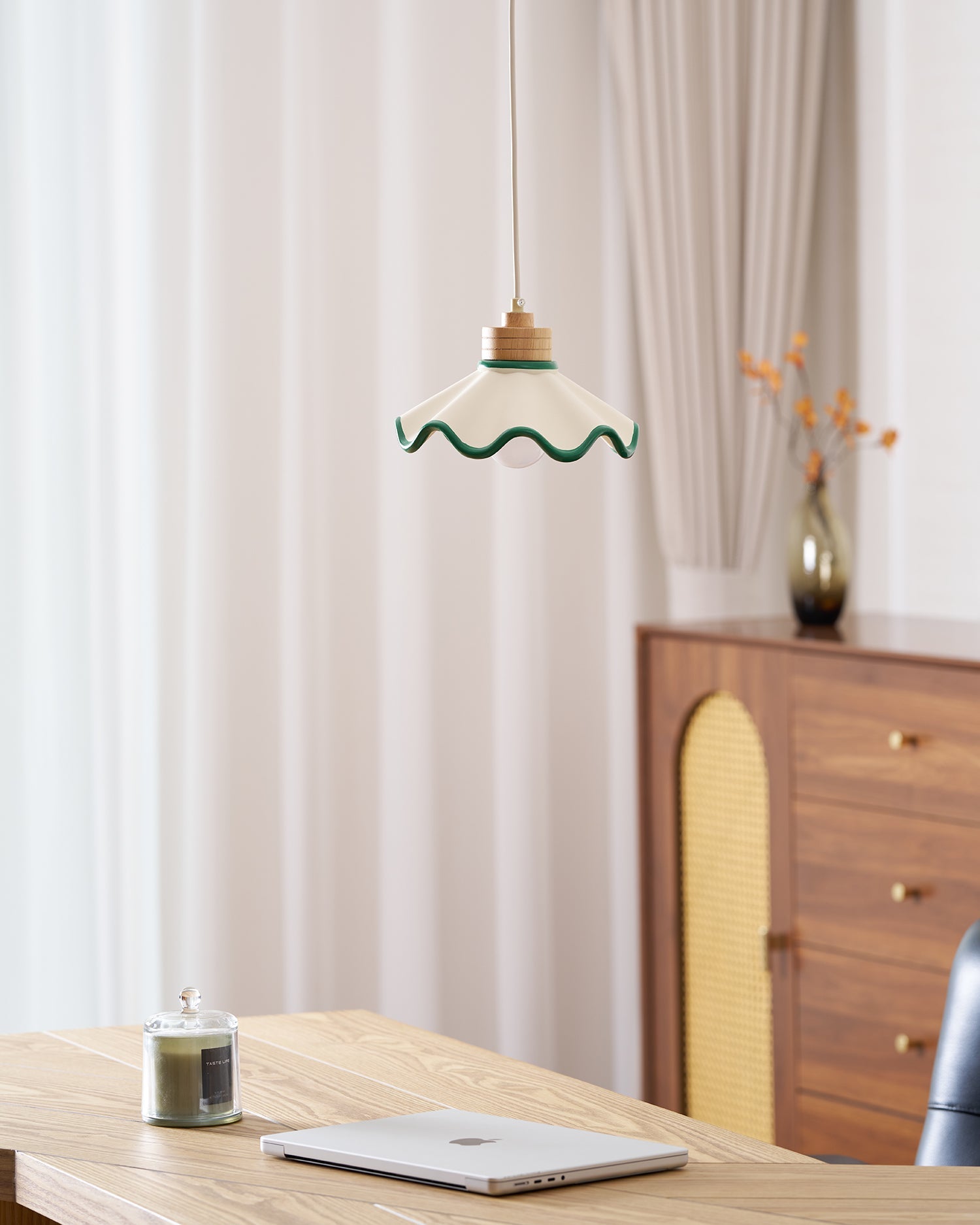 Halenoal Scalloped Pendant Light