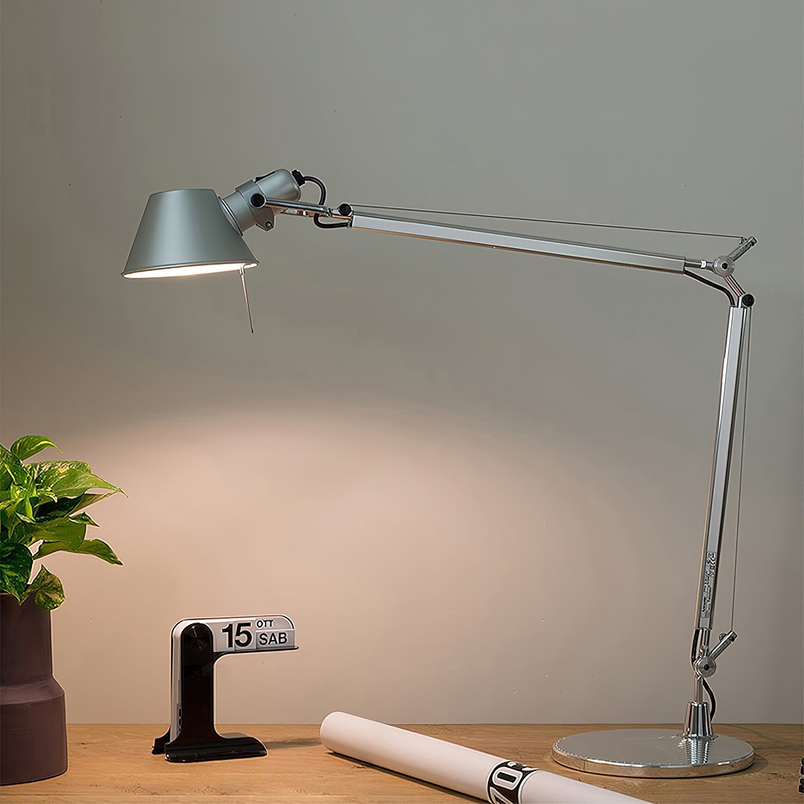 Alson Articulated Table Lamp