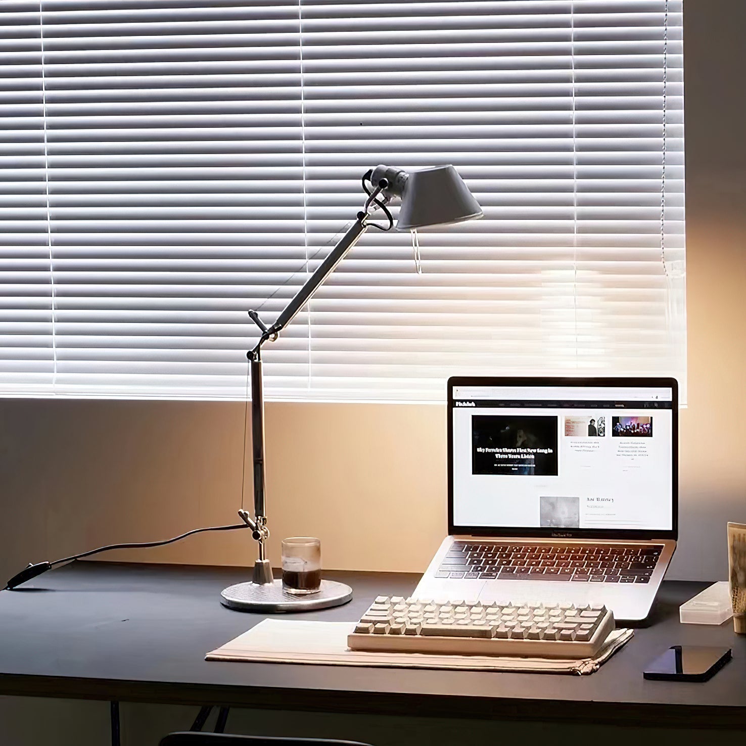 Alson Articulated Table Lamp