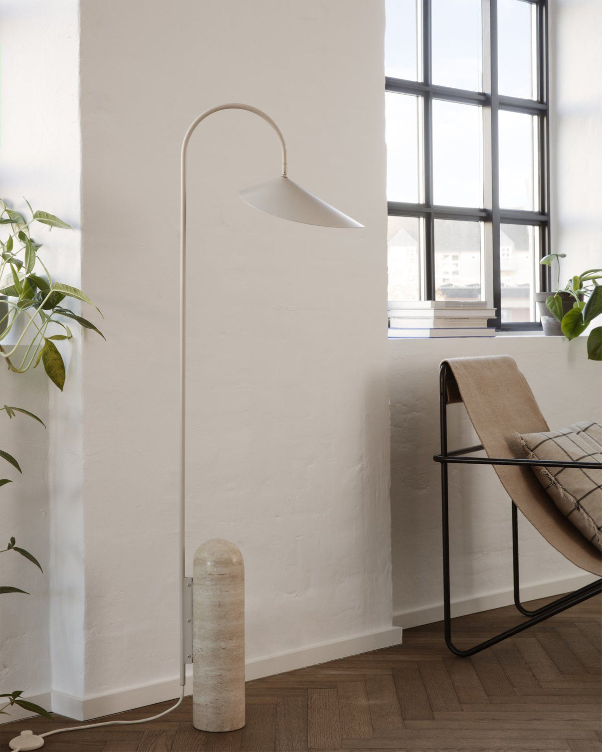 Sageeka Minimalist Floor Lamp