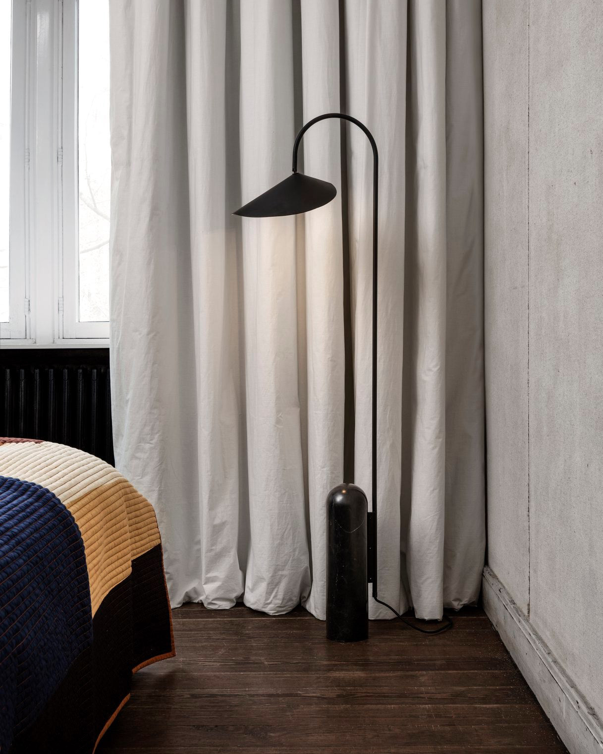 Sageeka Minimalist Floor Lamp