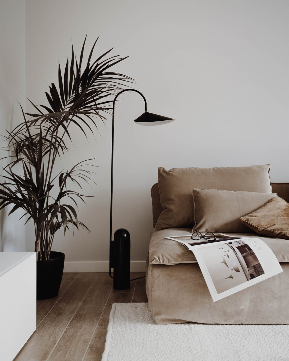 Sageeka Minimalist Floor Lamp