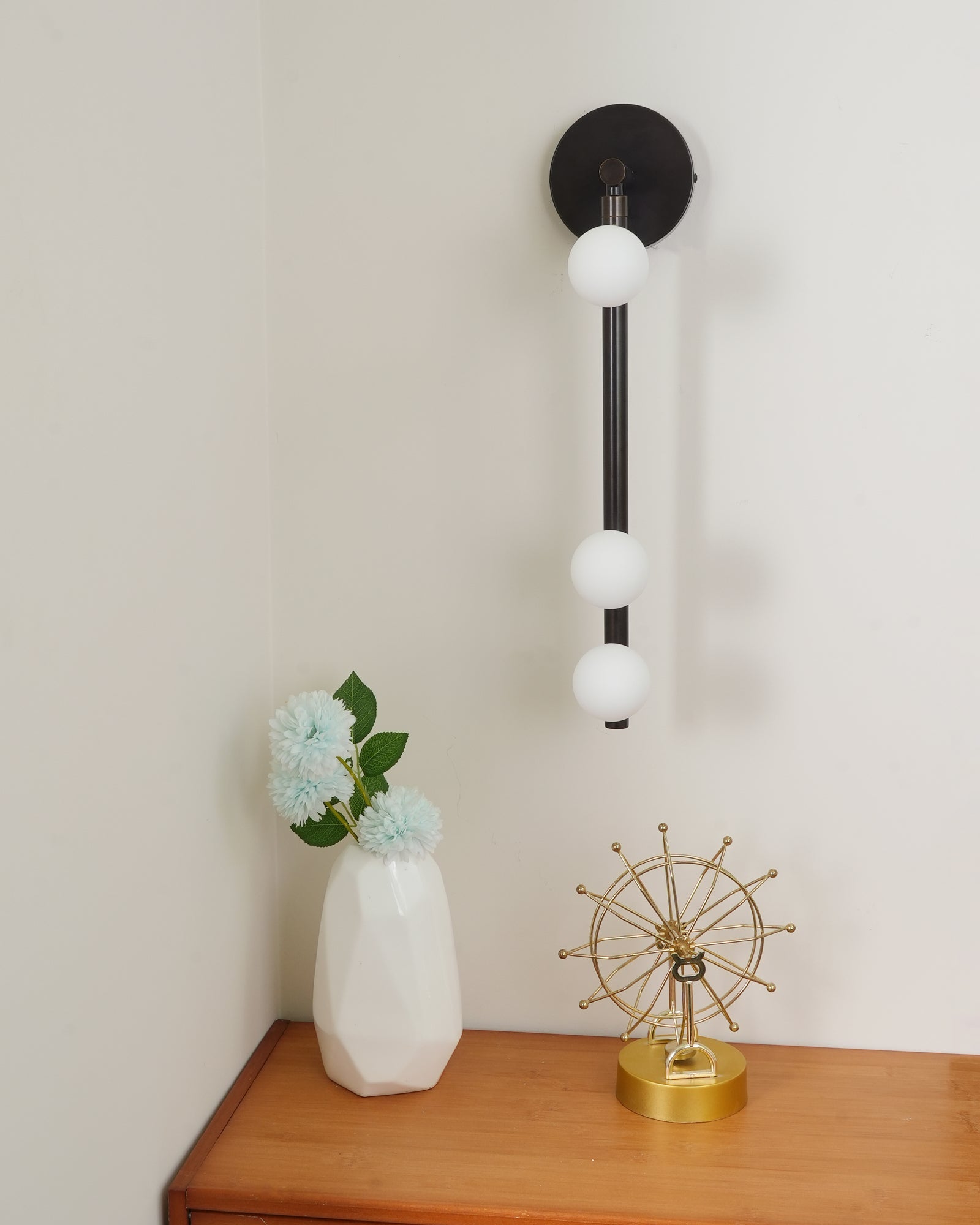 Koiafe Tube Wall Light