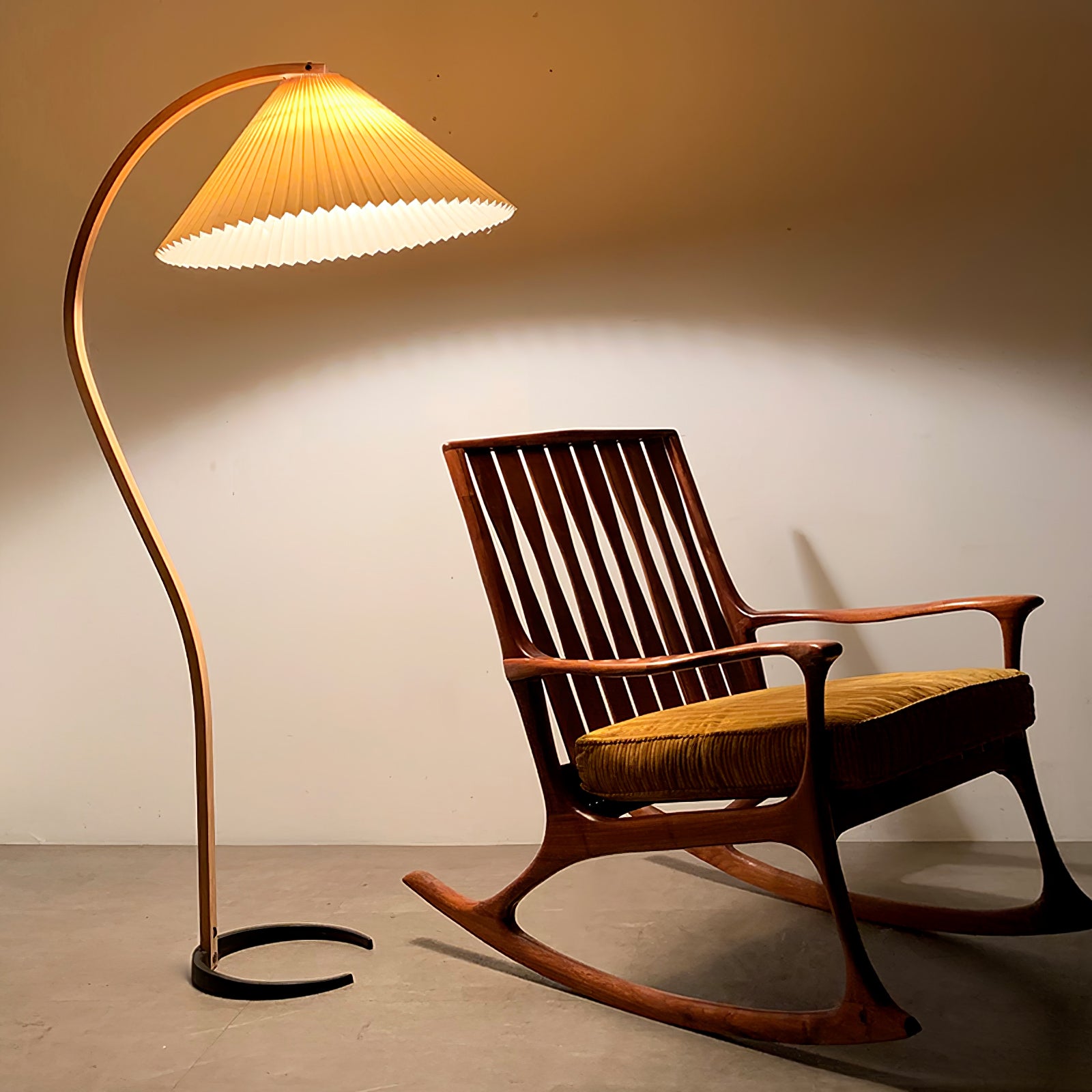 Avey Floor Lamp