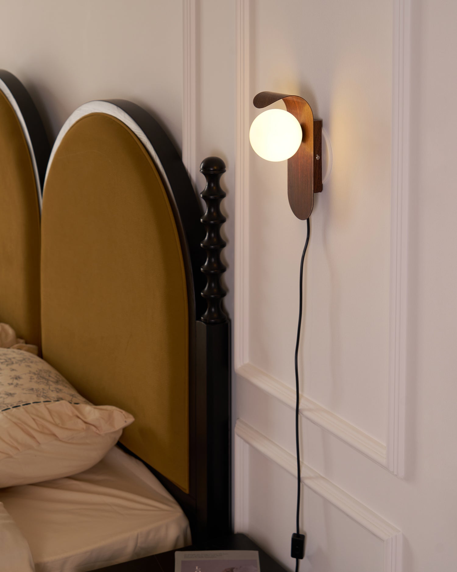 Axes Plug In Wall Light