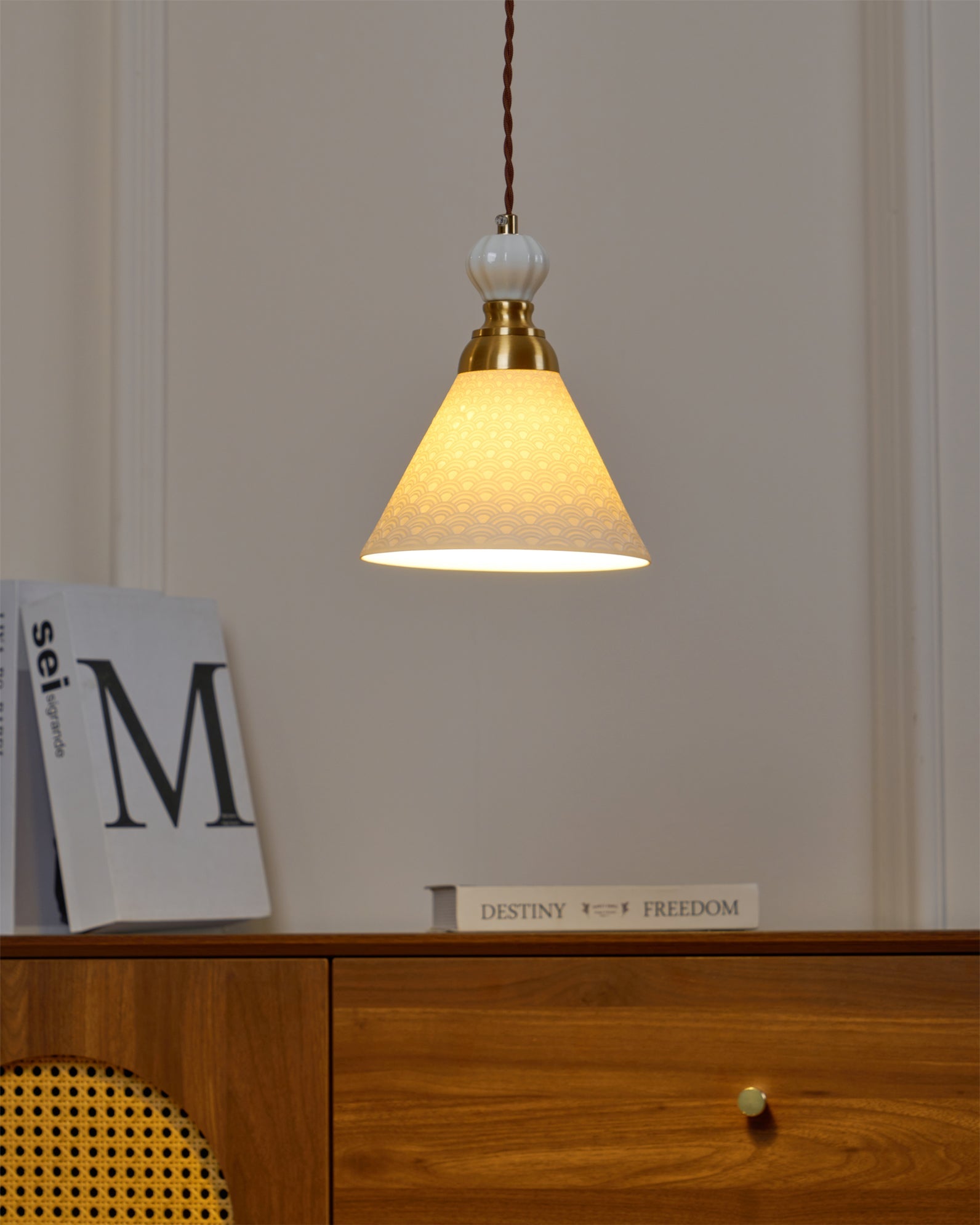 Calsonas Pendant Light