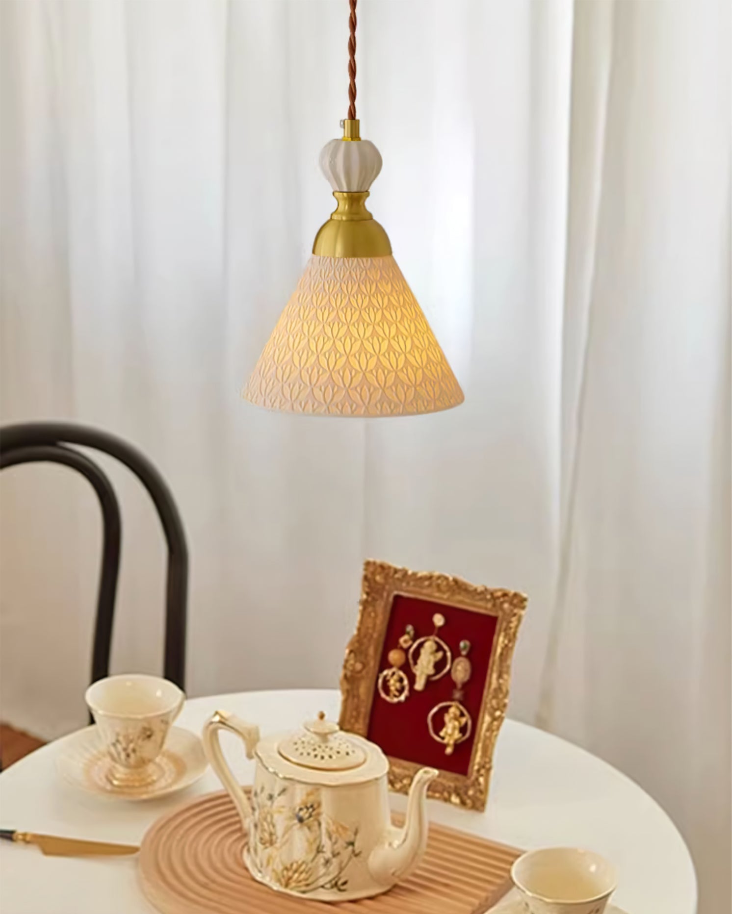 Calsonas Pendant Light