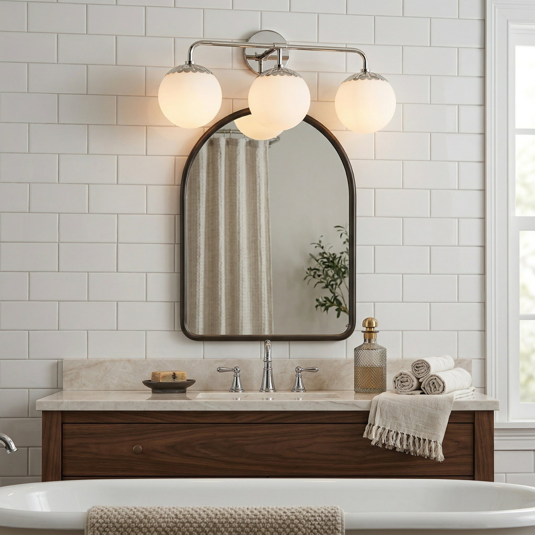 Quini Globe Wall Light