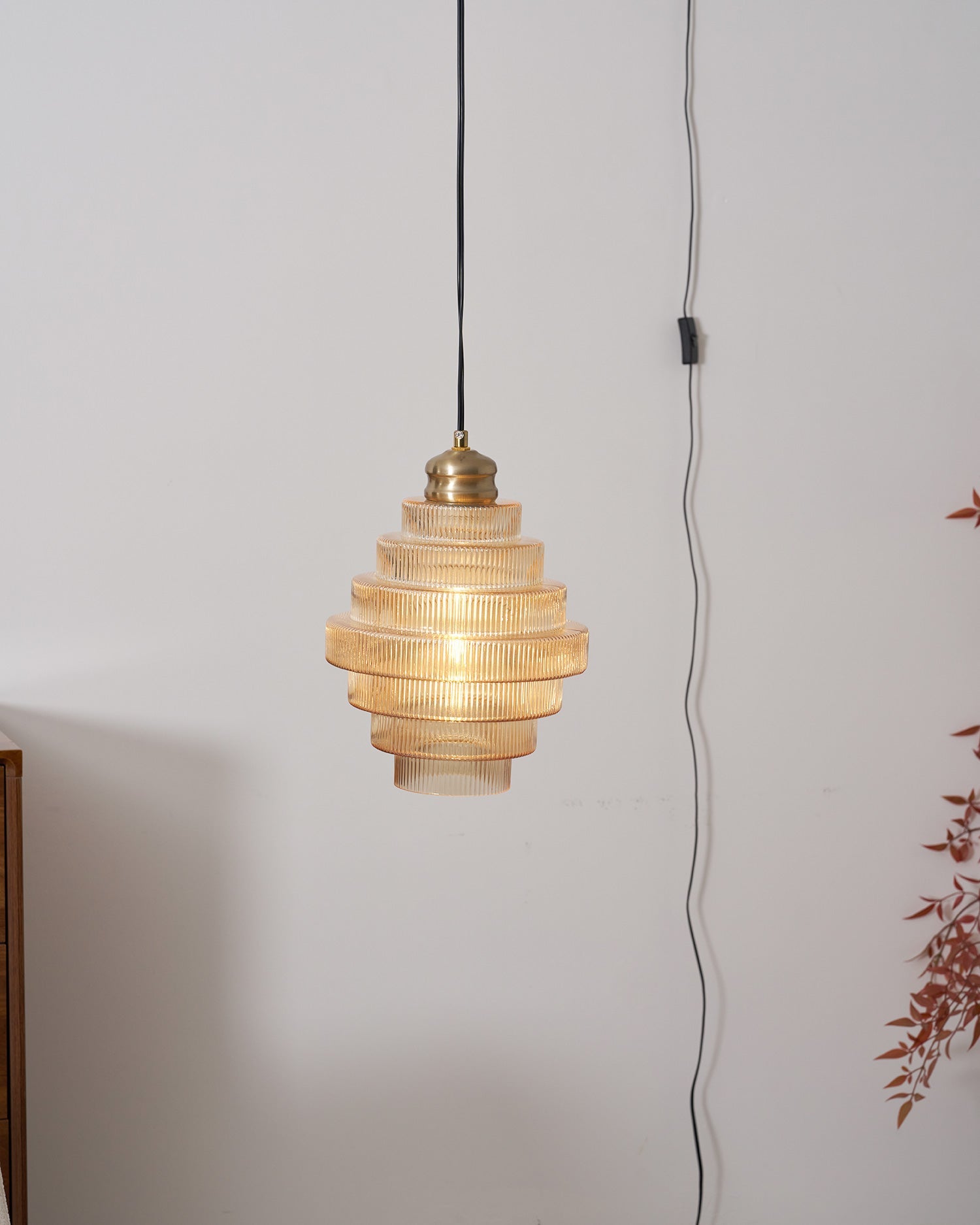 Wiolan Ribbed Pendant Light