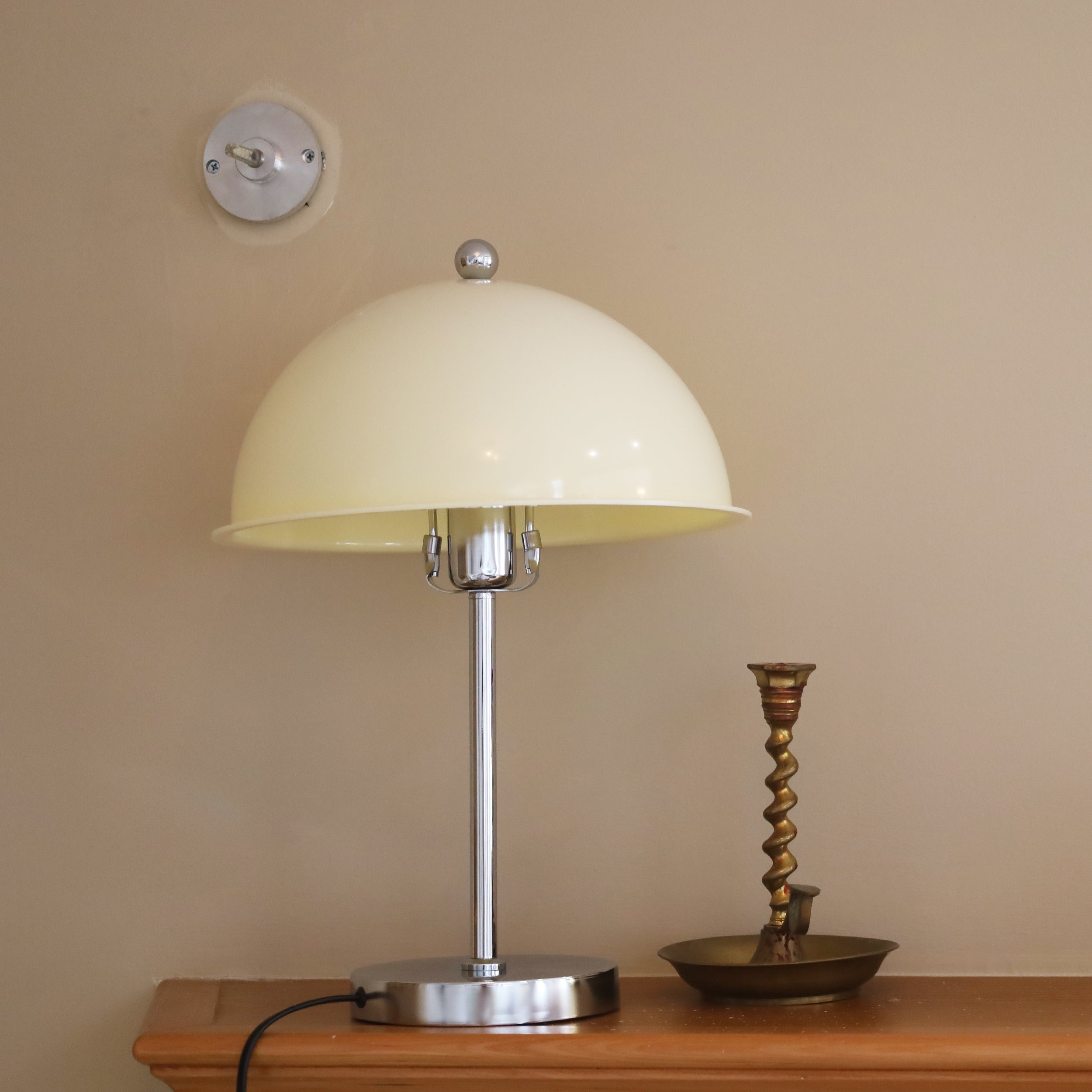 Kiroalko Table Lamp