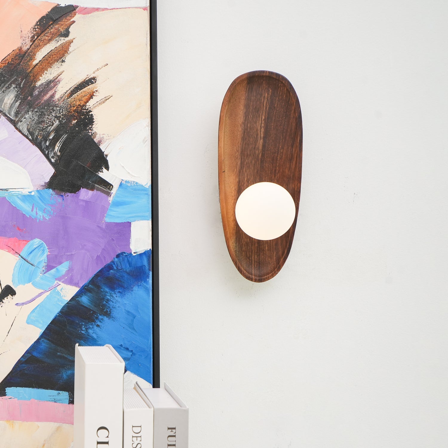 Wynaes Minimalist Wall Light