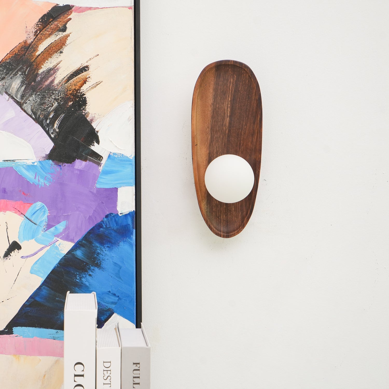 Wynaes Minimalist Wall Light