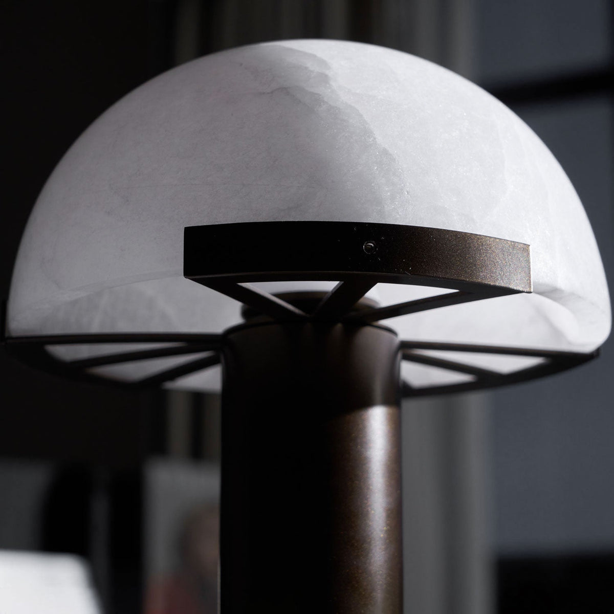 Elegance Alabaster Table Lamp - Vakkerlight