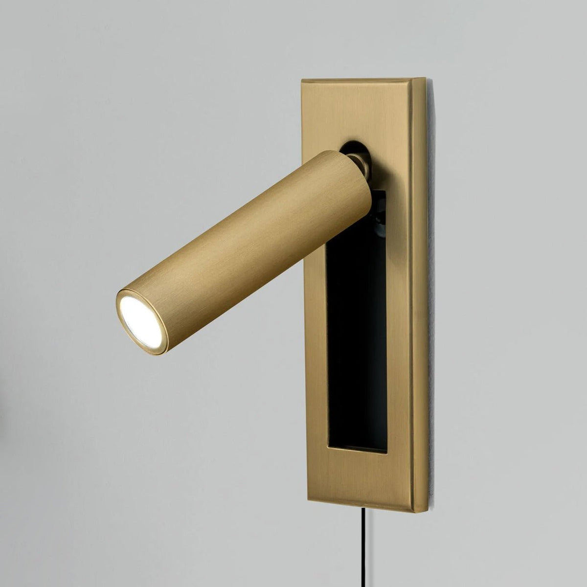 Embedded Bedside Plug-in Sconce – detail 15