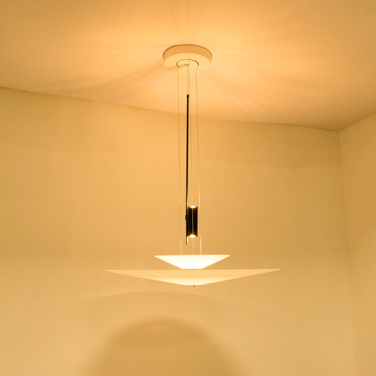 Jorveno Sculptural Pendant Light