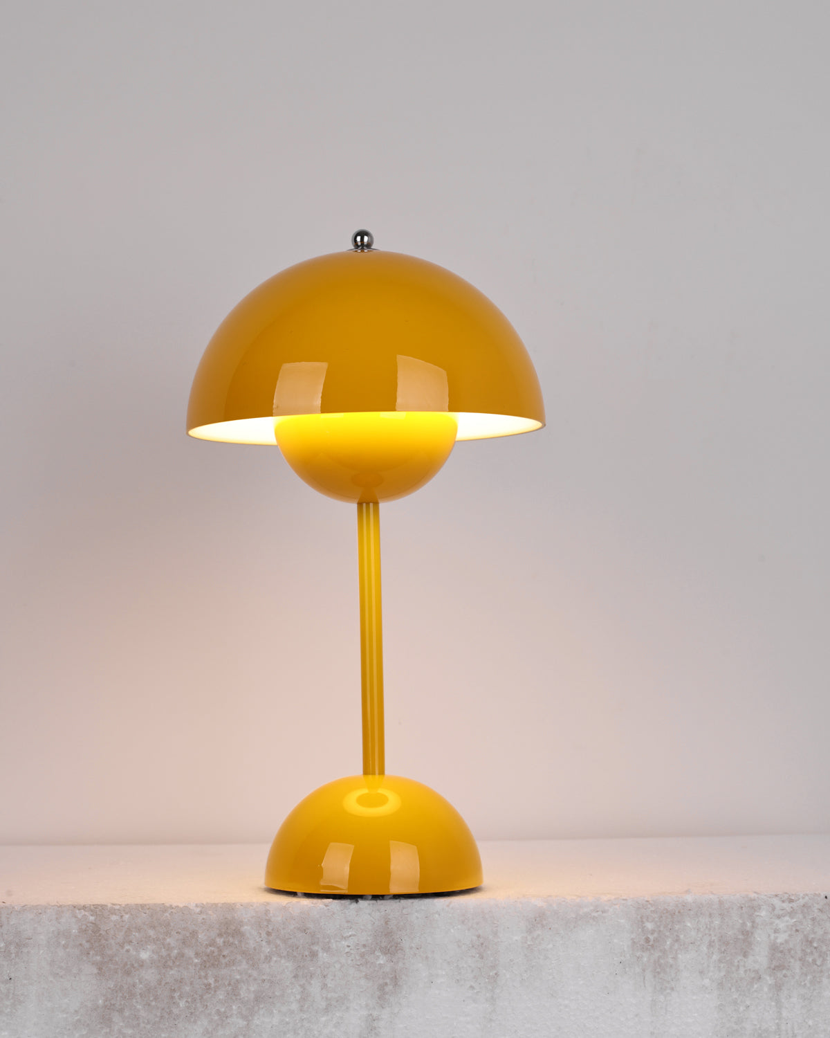 Elenva Outdoor Table Lamp