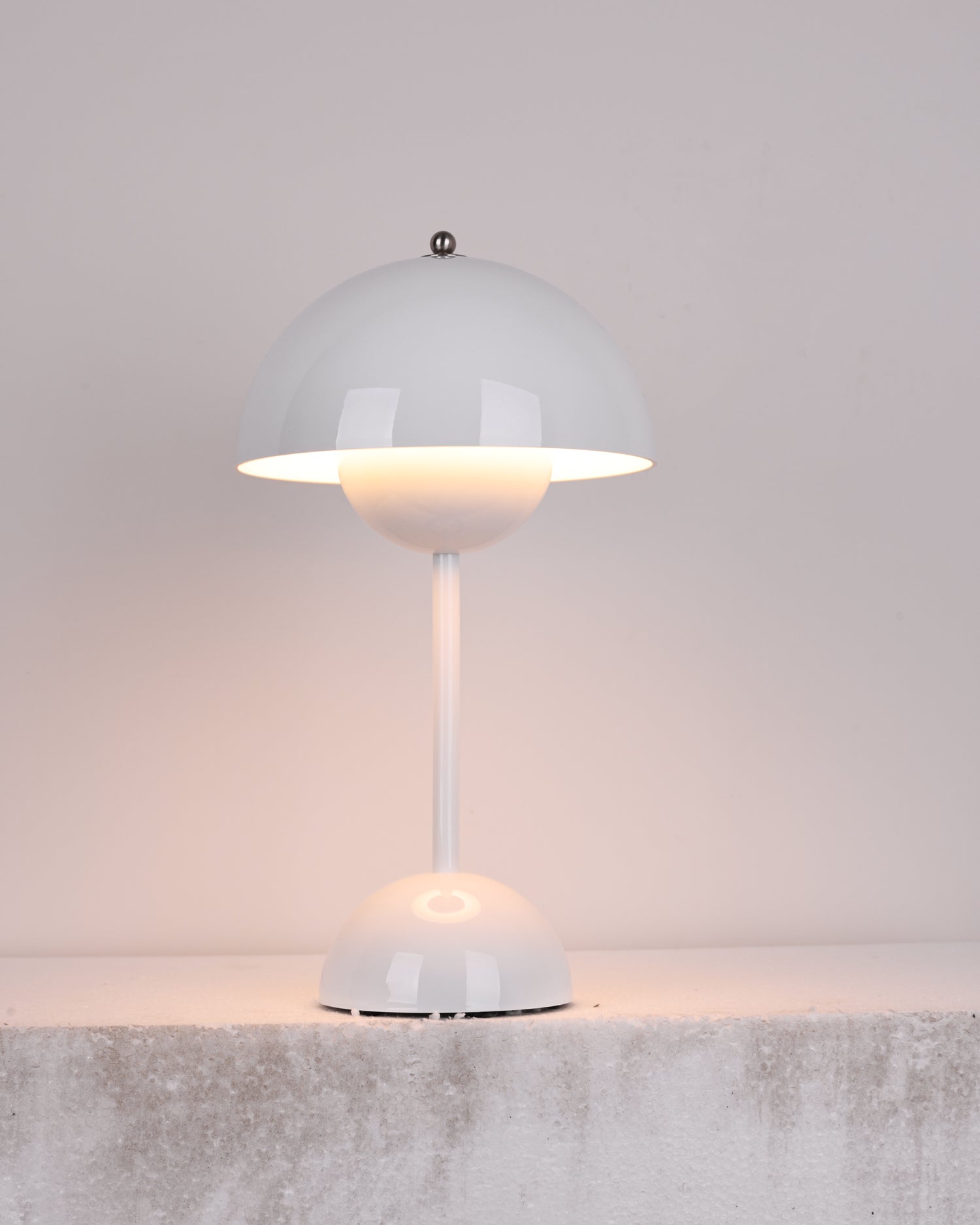 Elenva Outdoor Table Lamp