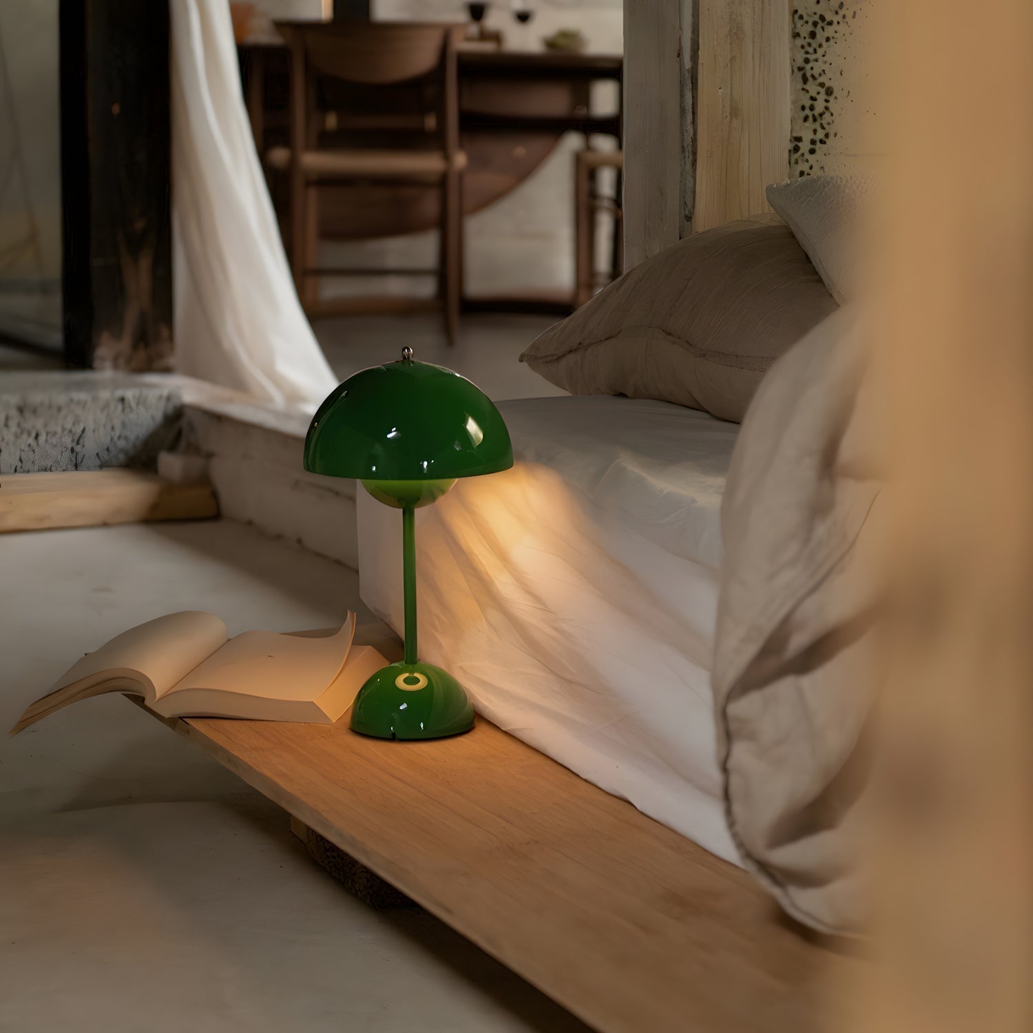 Elenva Outdoor Table Lamp