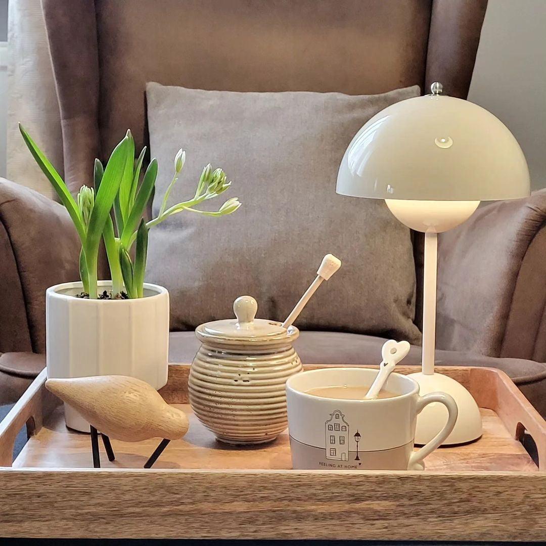 Elenva Outdoor Table Lamp