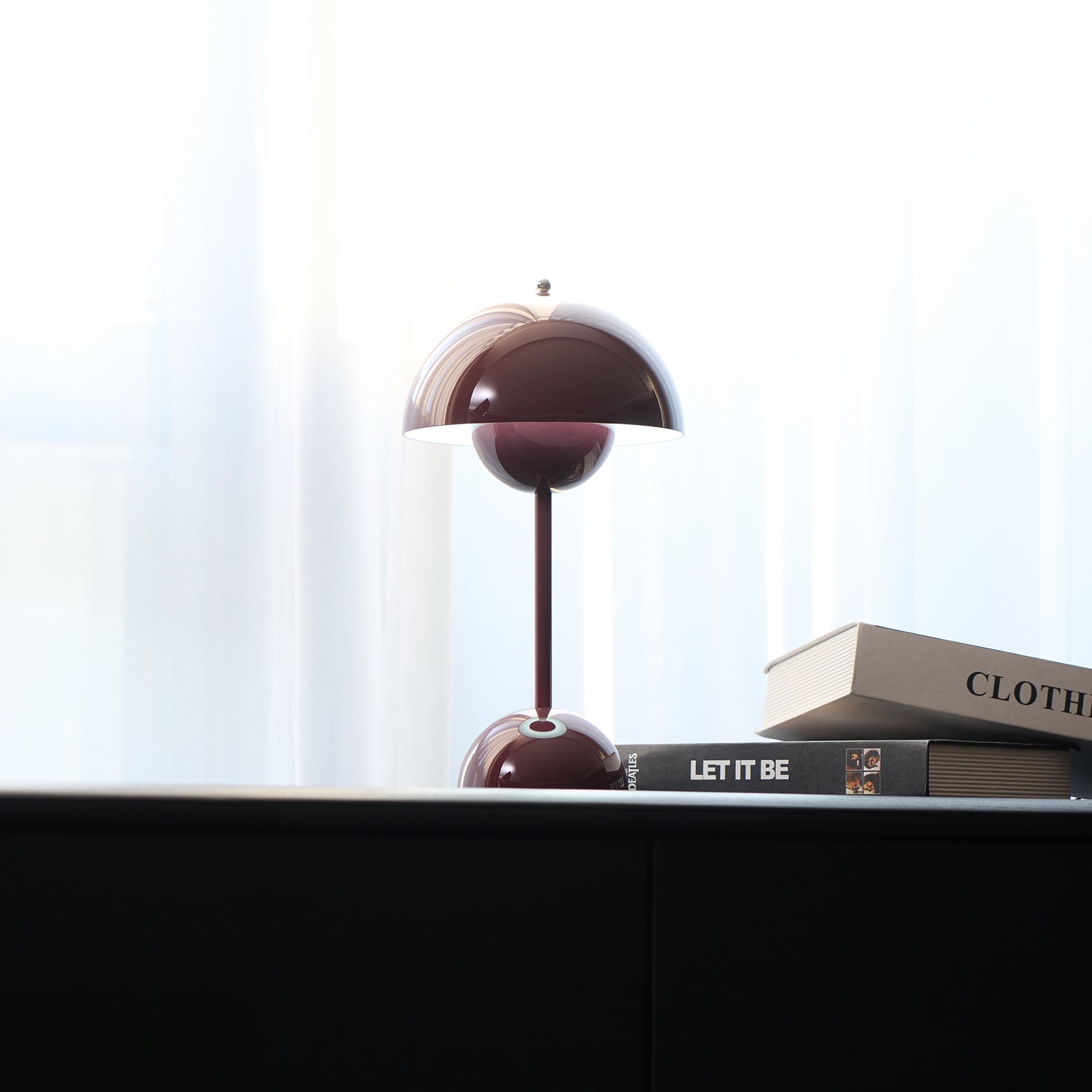 Elenva Outdoor Table Lamp