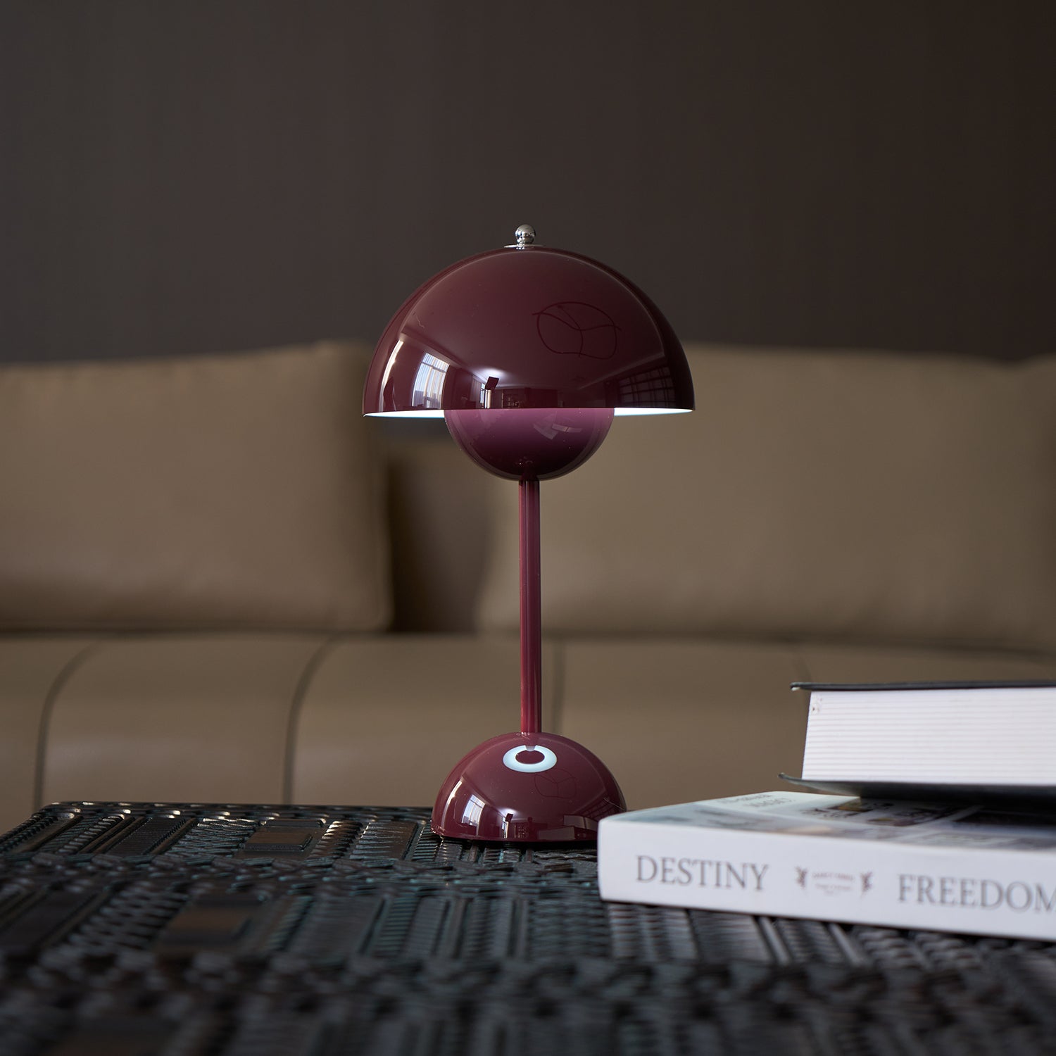 Elenva Outdoor Table Lamp
