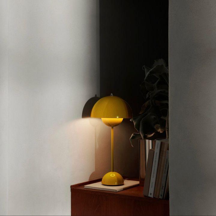 Elenva Outdoor Table Lamp