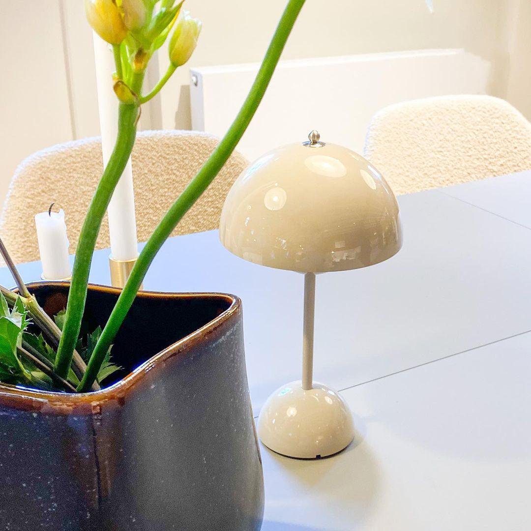 Elenva Outdoor Table Lamp