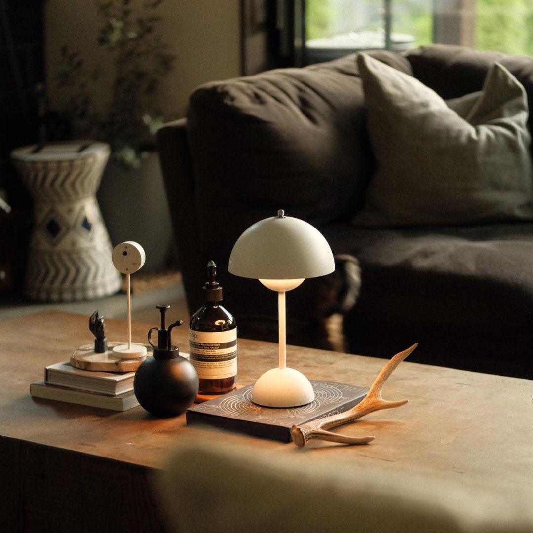 Elenva Outdoor Table Lamp