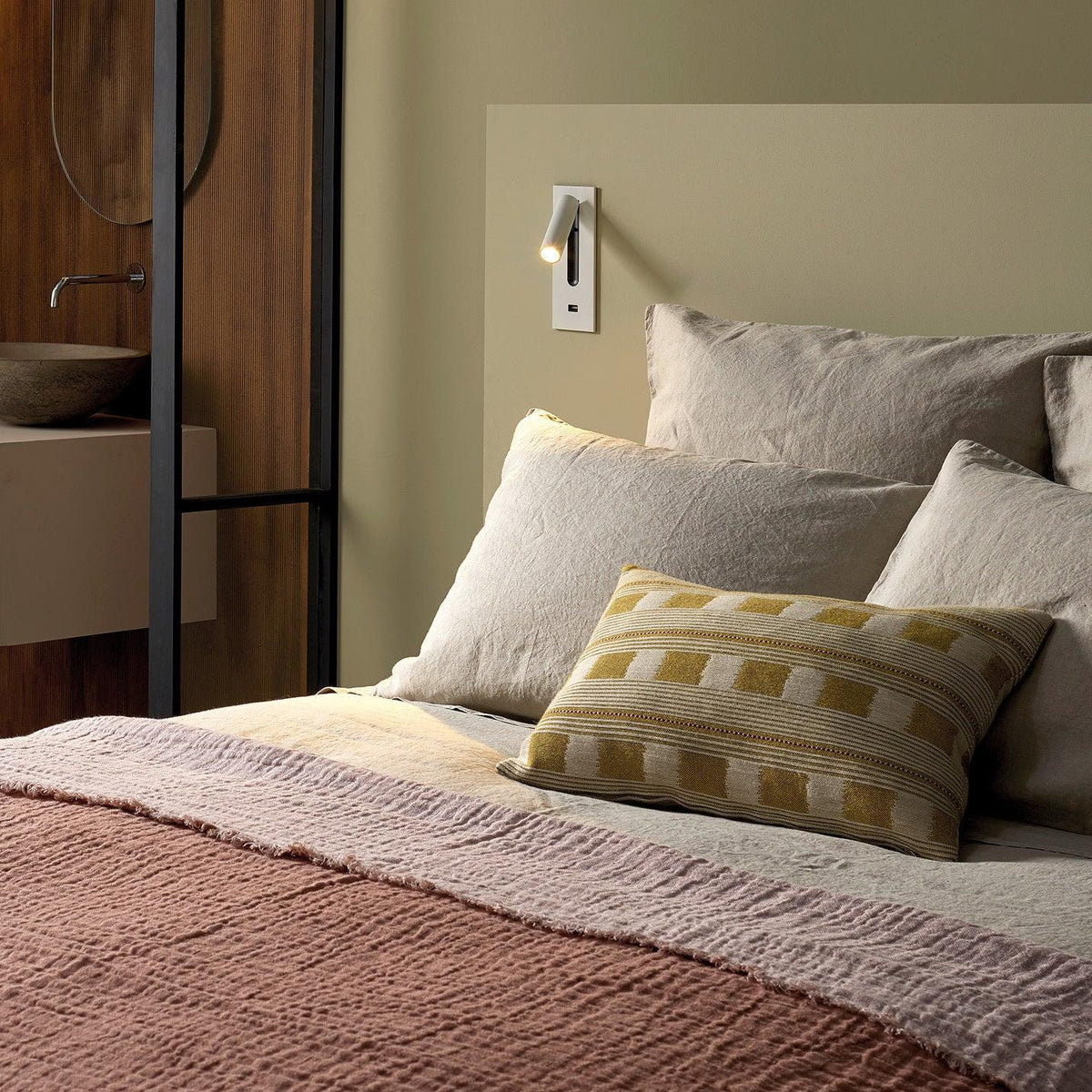 Folded Back Bedside Wall Lamp – detail 9