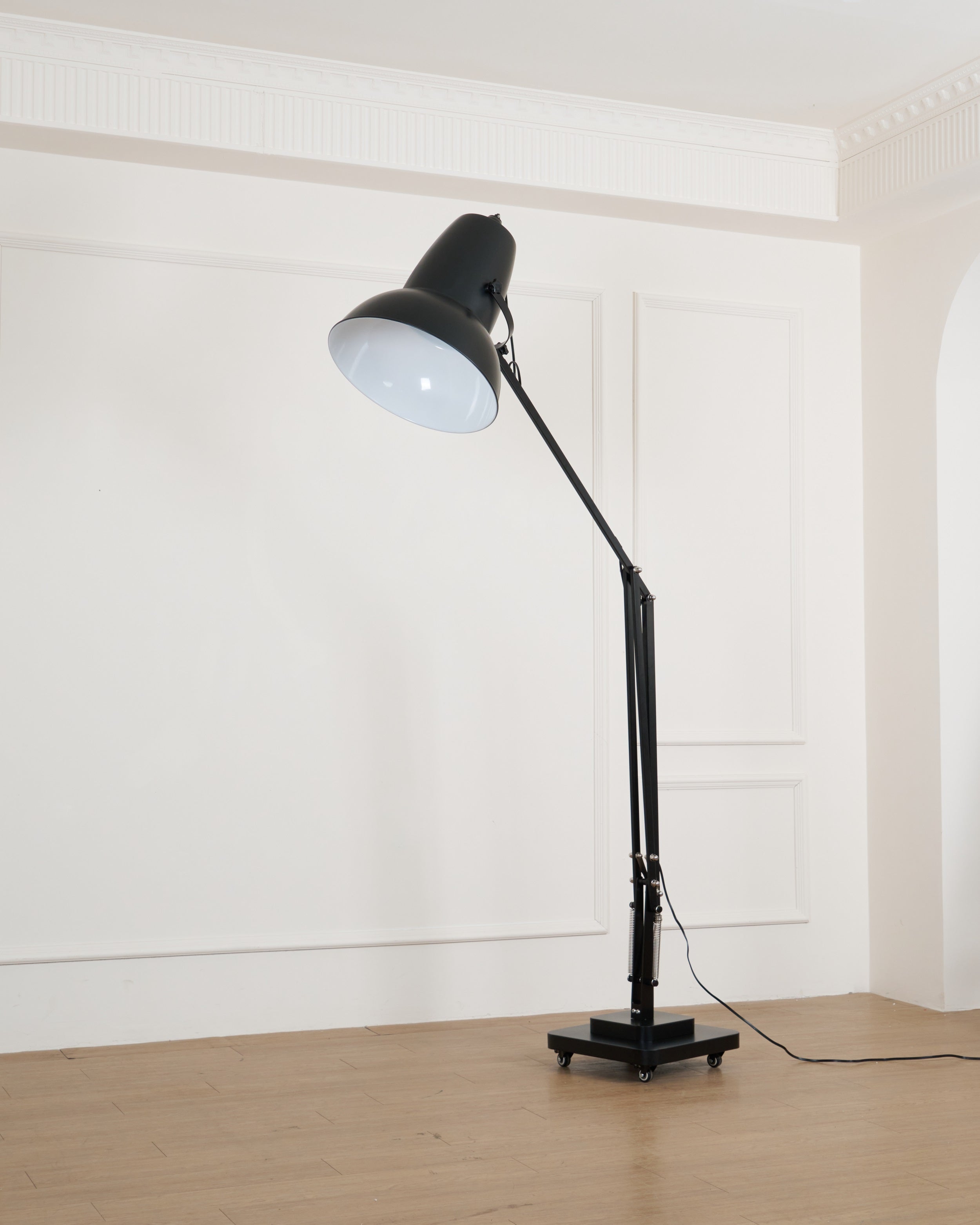 Jorlanel Articulated Floor Lamp
