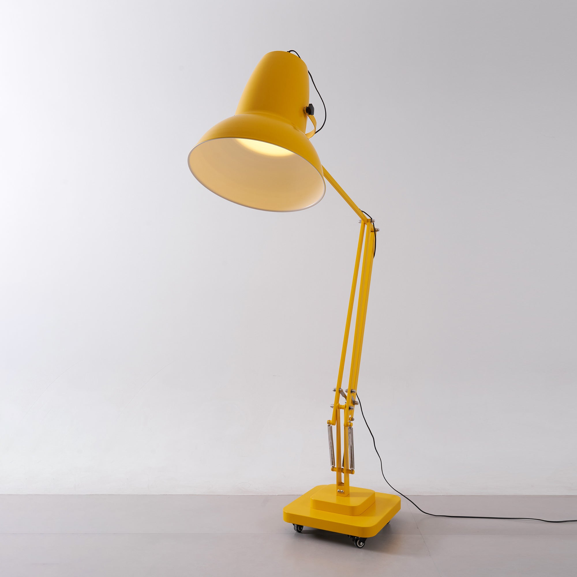 Jorlanel Articulated Floor Lamp
