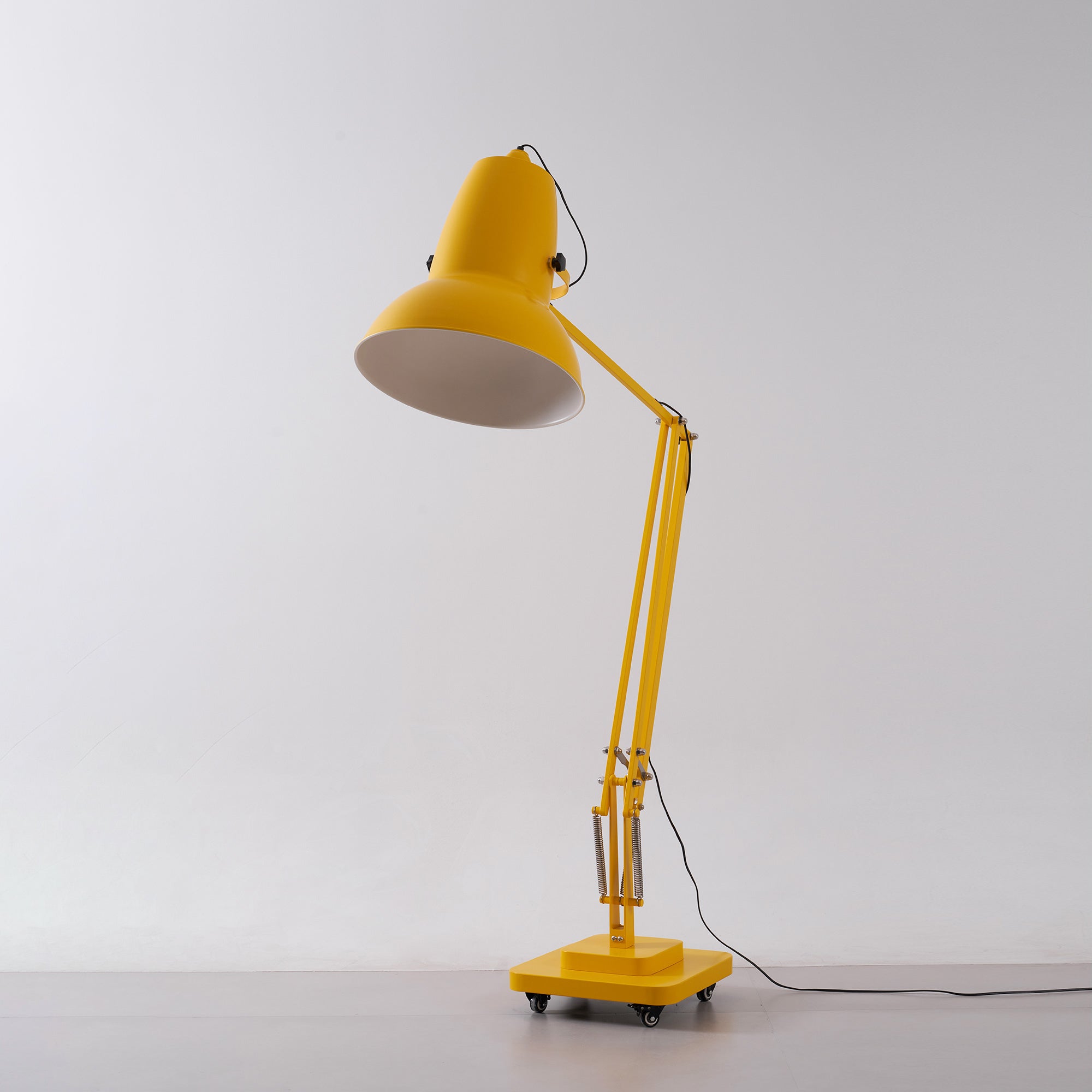 Jorlanel Articulated Floor Lamp