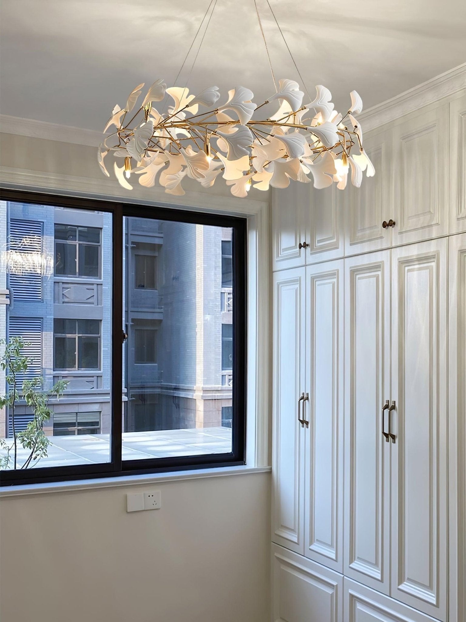 Emorcove Round Chandelier