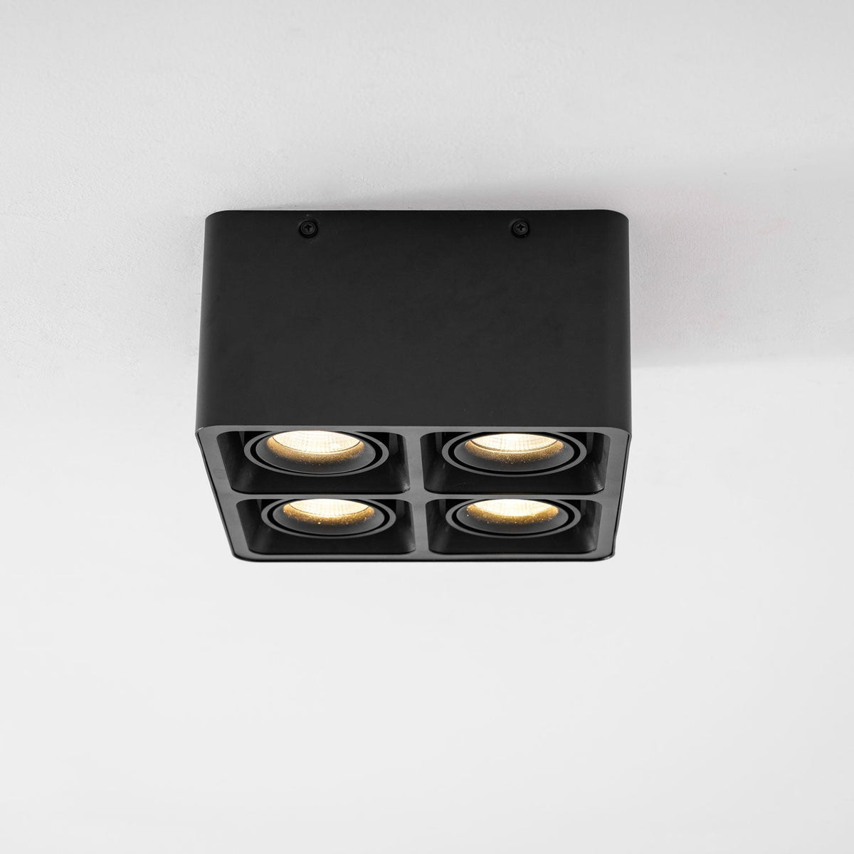 Giyan Surface Spotlight - Vakkerlight