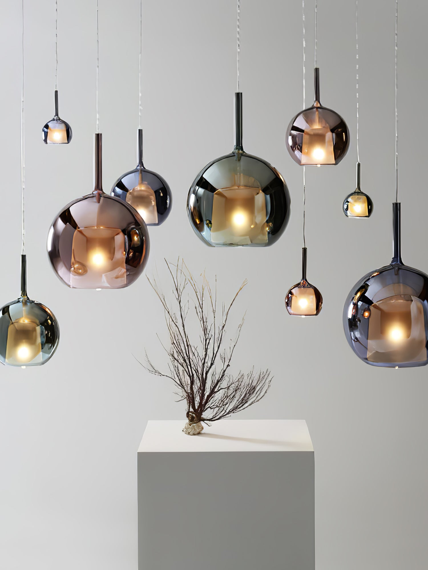 Vyreno Globe Pendant Light