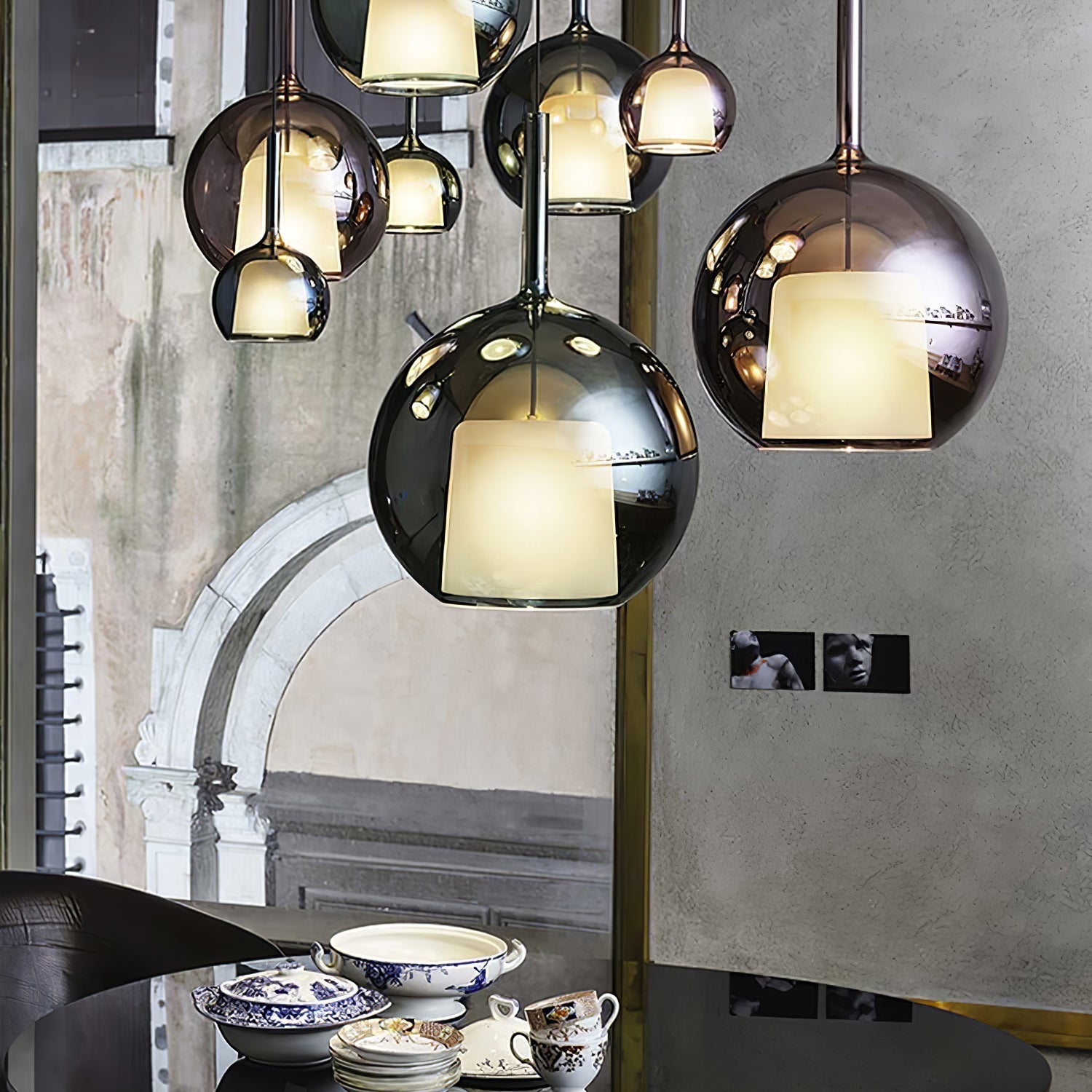 Vyreno Globe Pendant Light