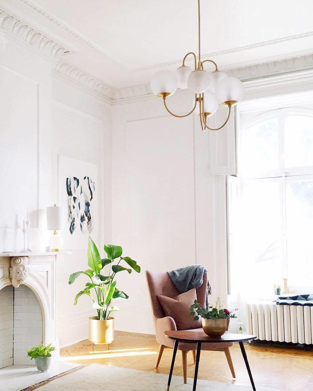 Jornoen Globe Chandelier