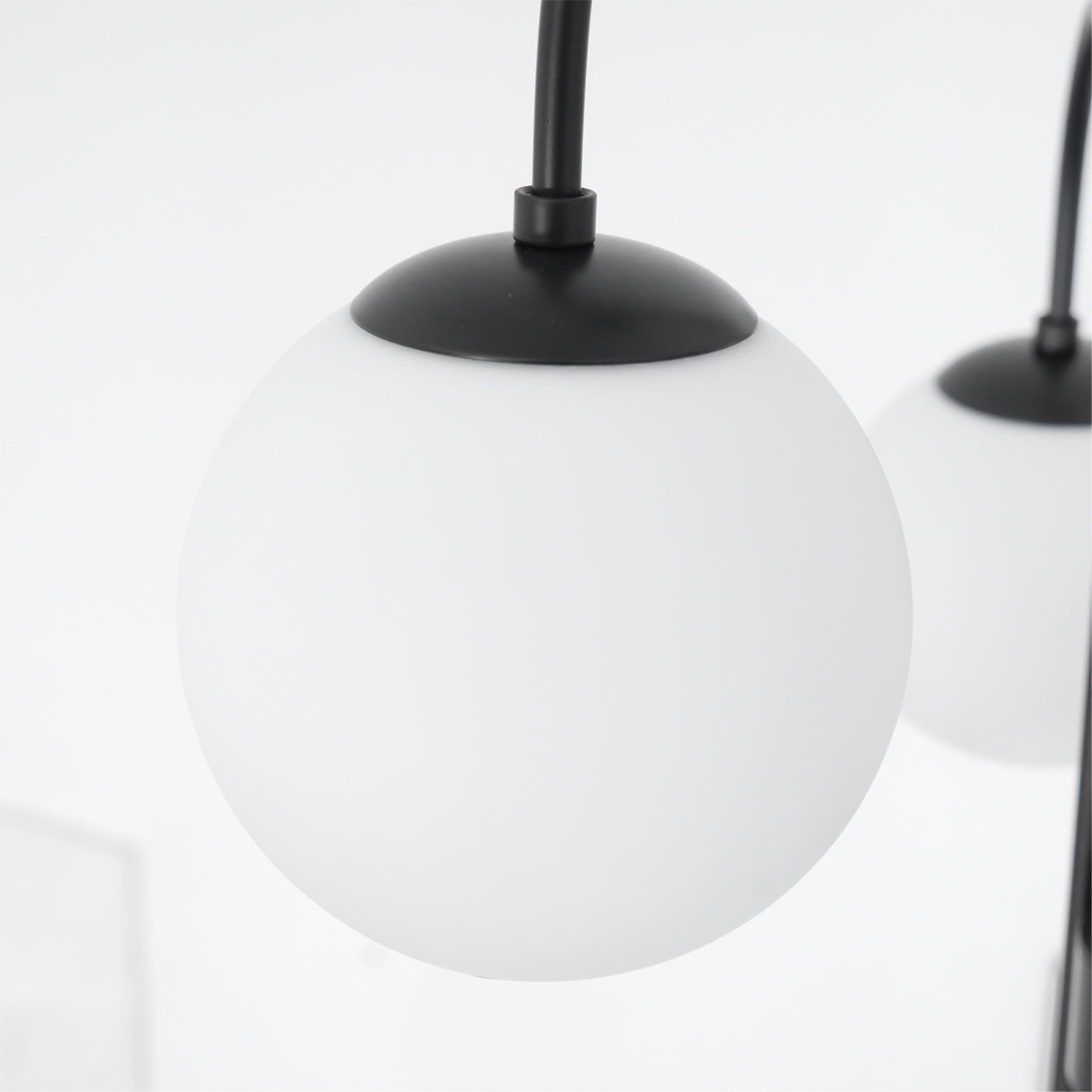Jornoen Globe Chandelier