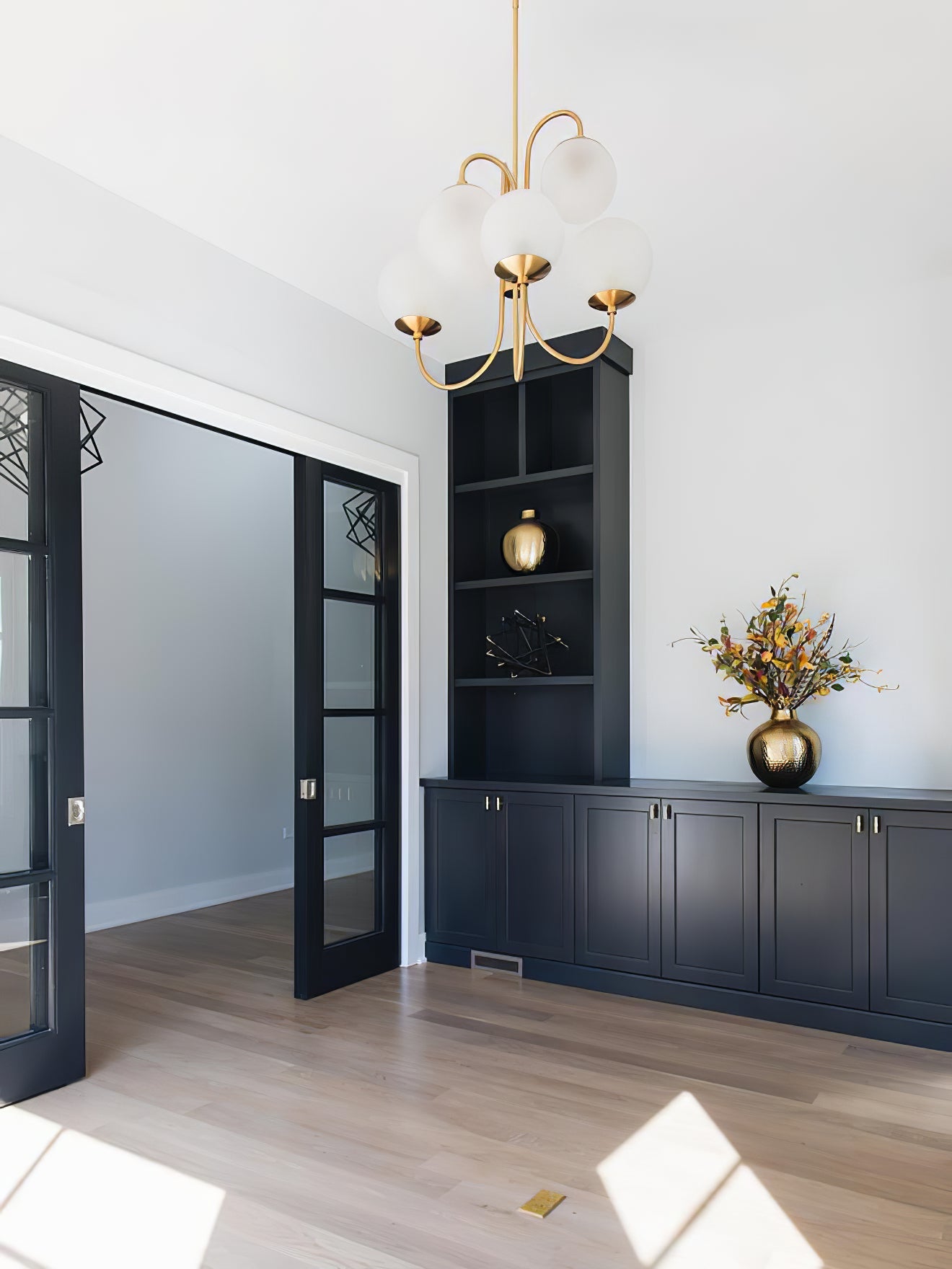 Jornoen Globe Chandelier