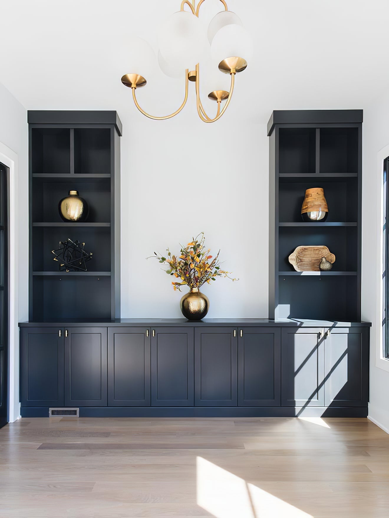 Jornoen Globe Chandelier