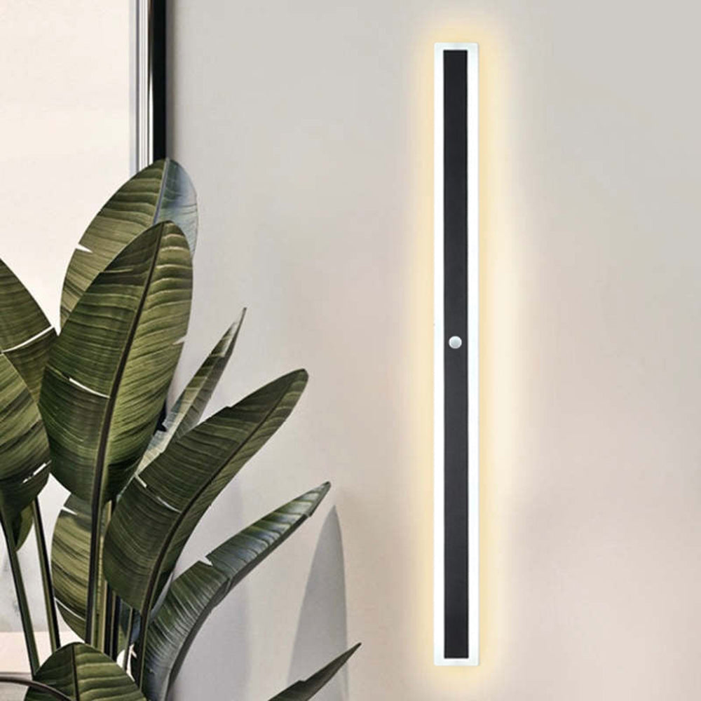 Quinlen Outdoor Wall Light