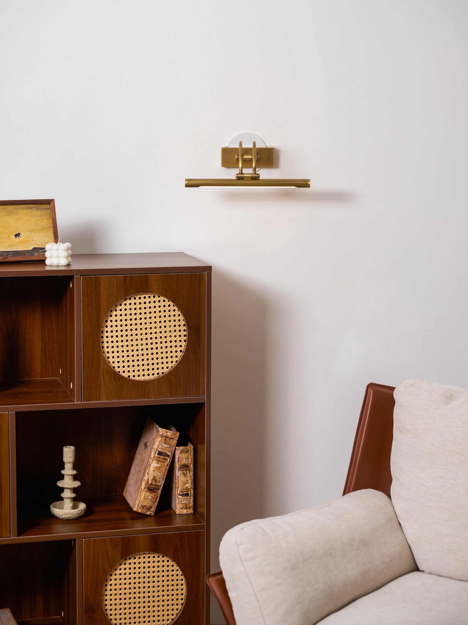 Lexanus Linear Wall Light
