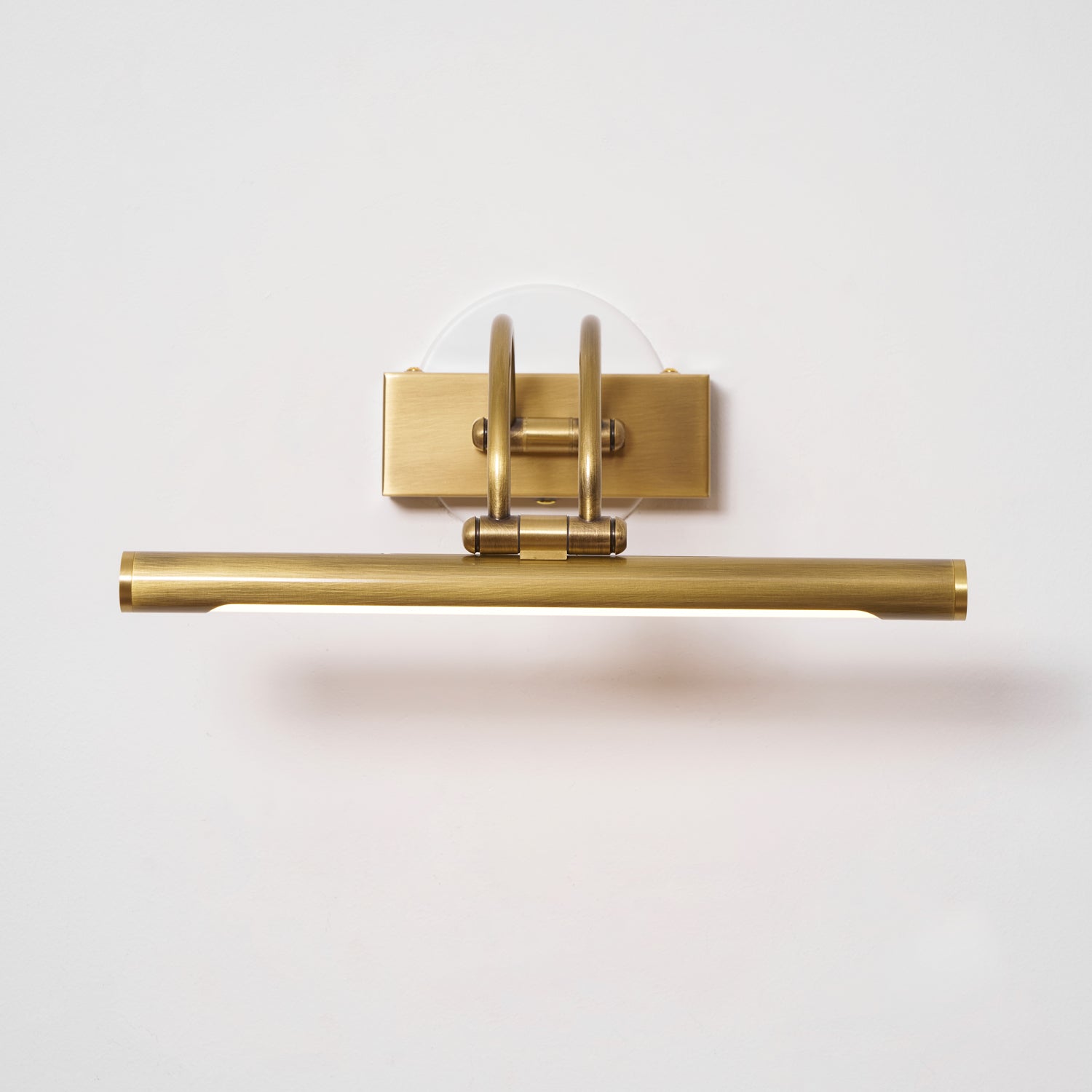 Lexanus Linear Wall Light