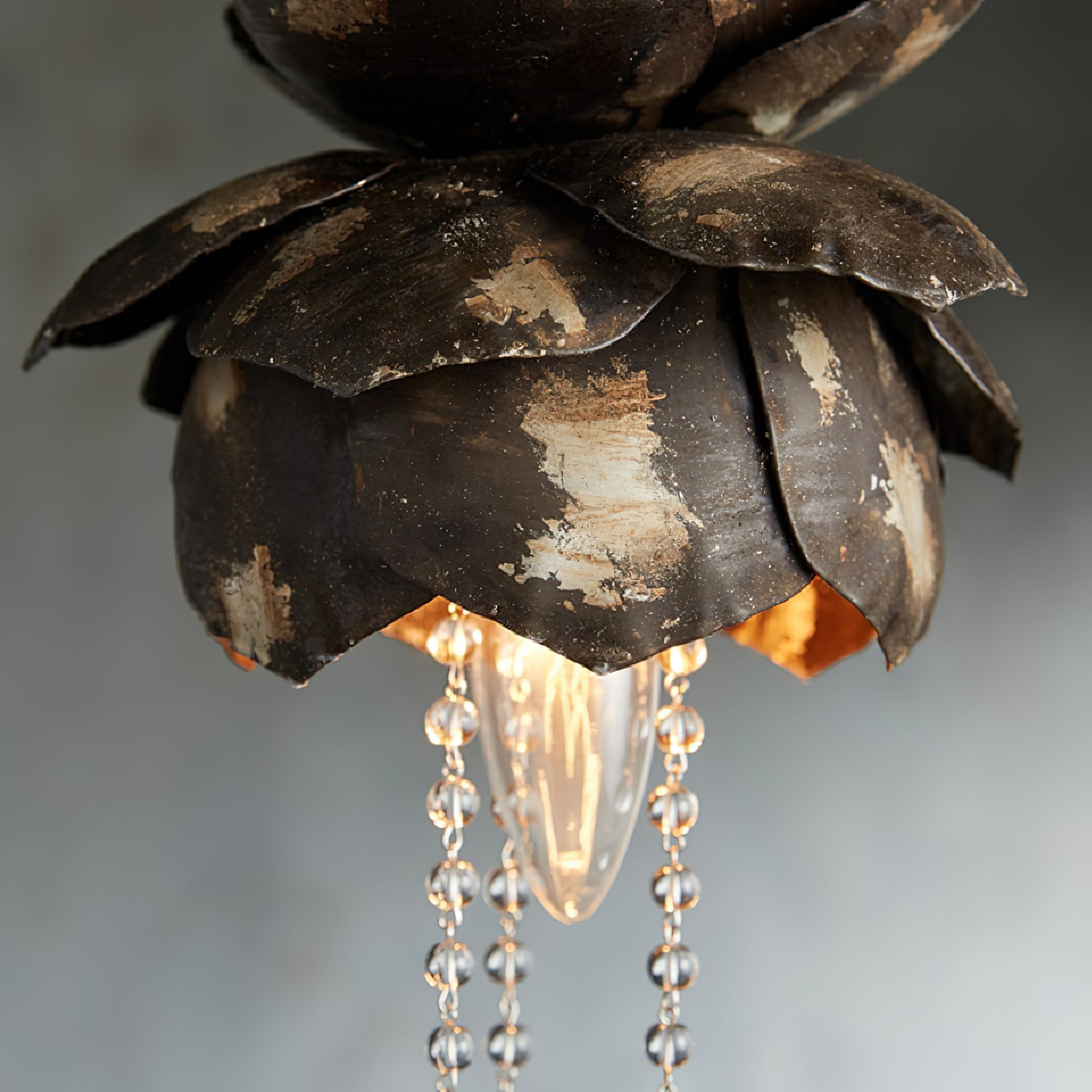 Liotona Floral Pendant Light