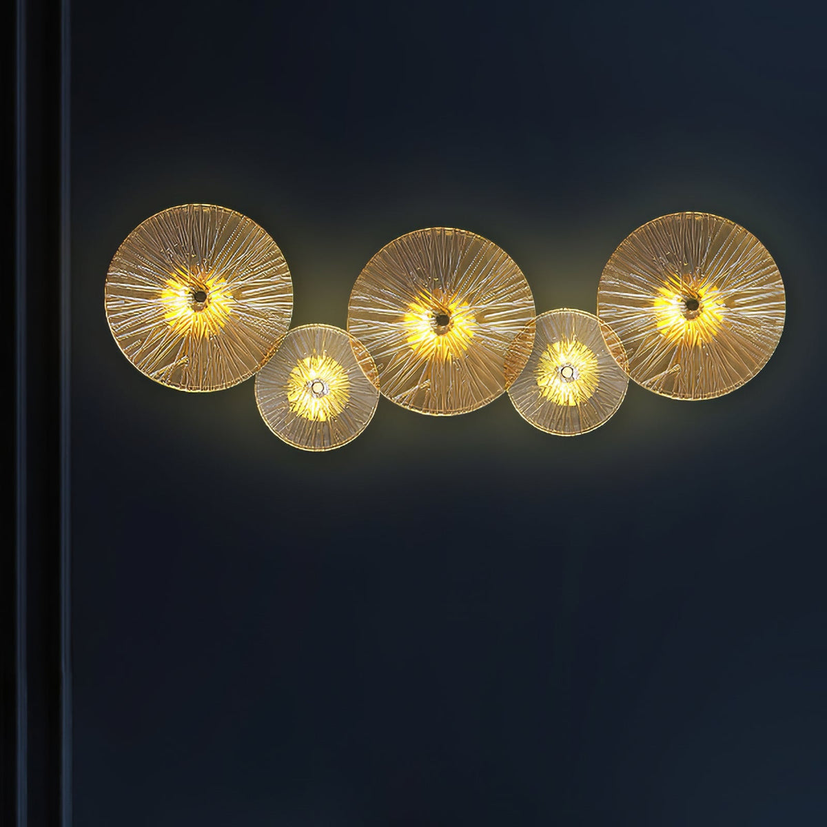 Valeu Floral Wall Light