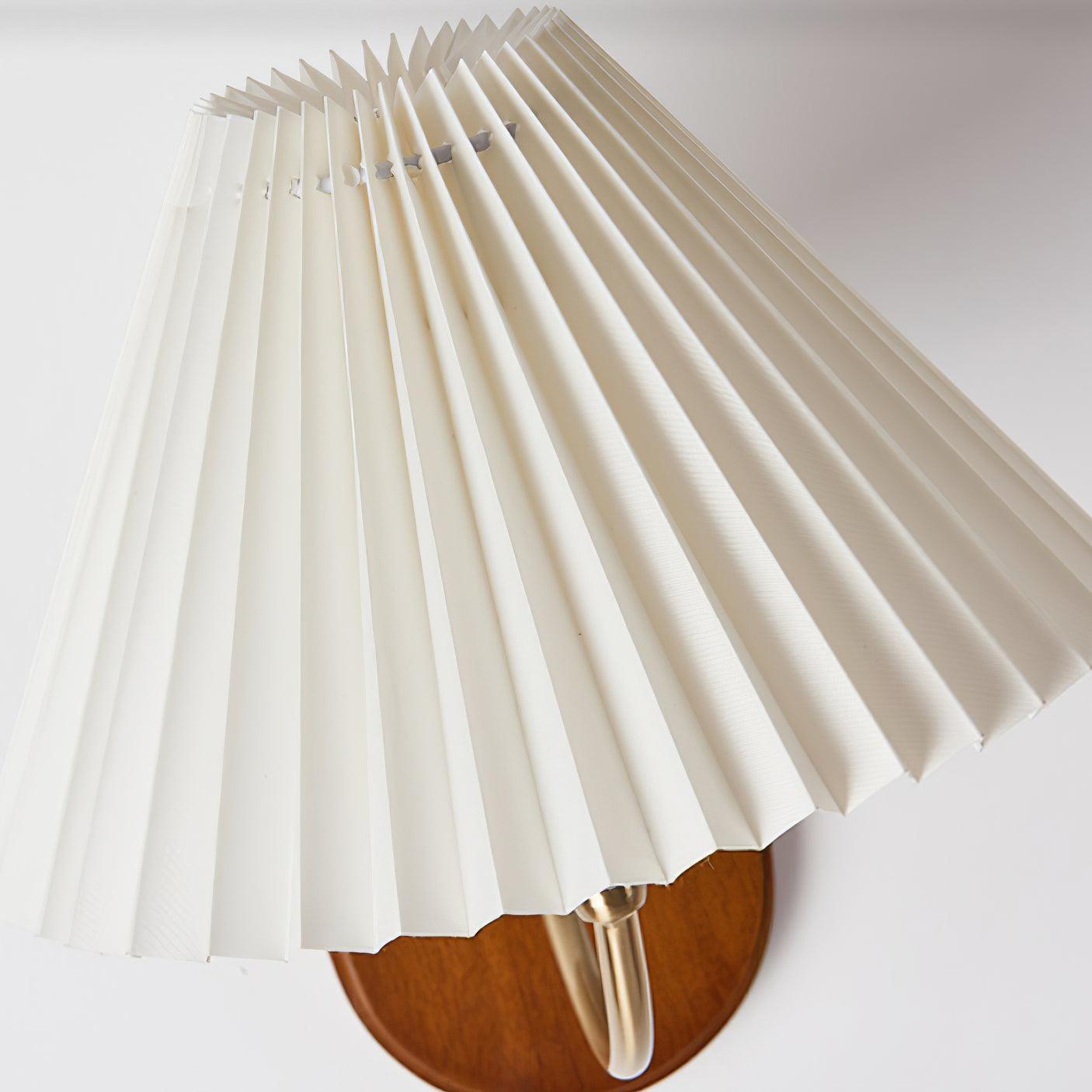 Quinialin Wall Light