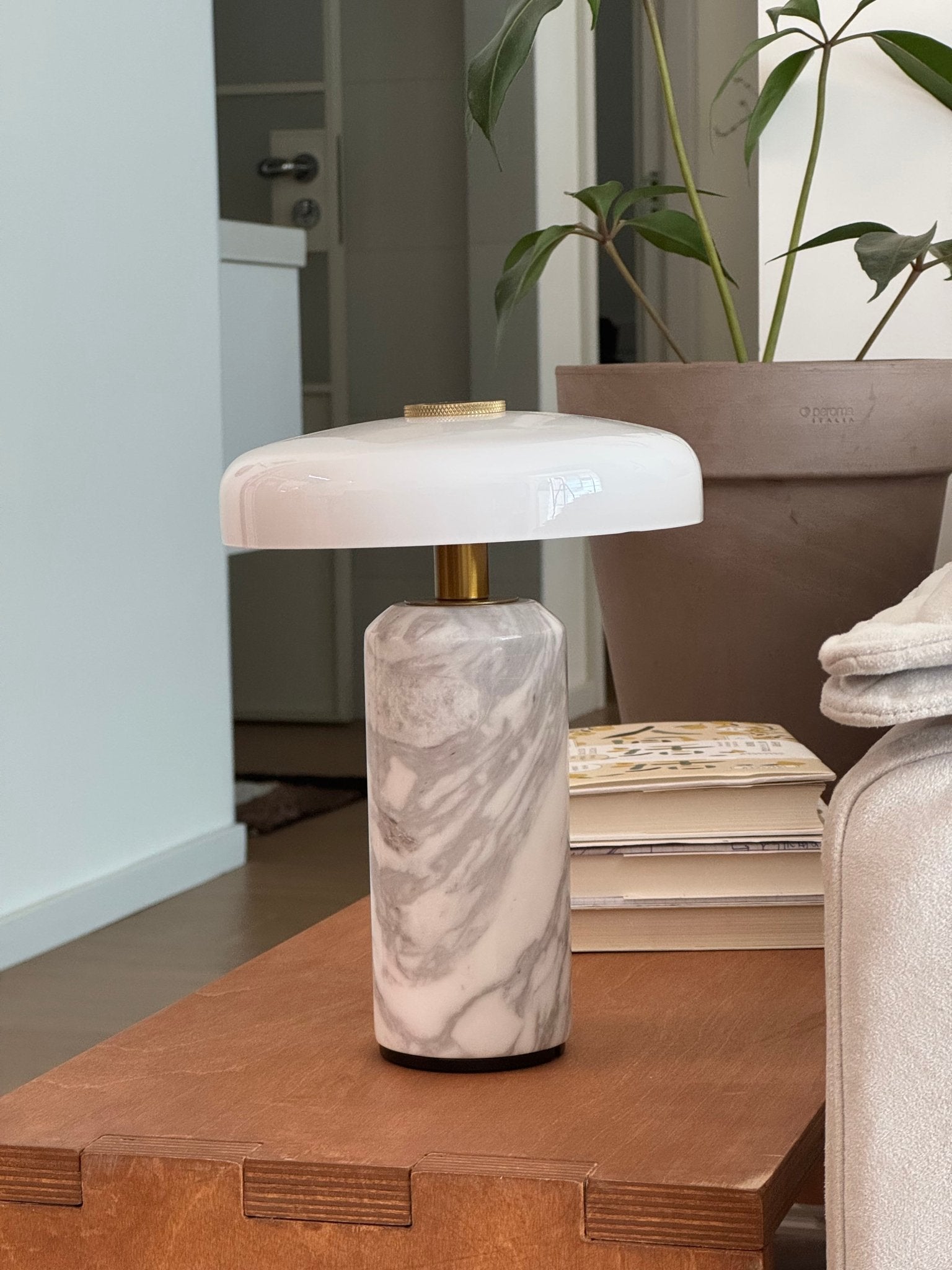 Sagean Marble Table Lamp