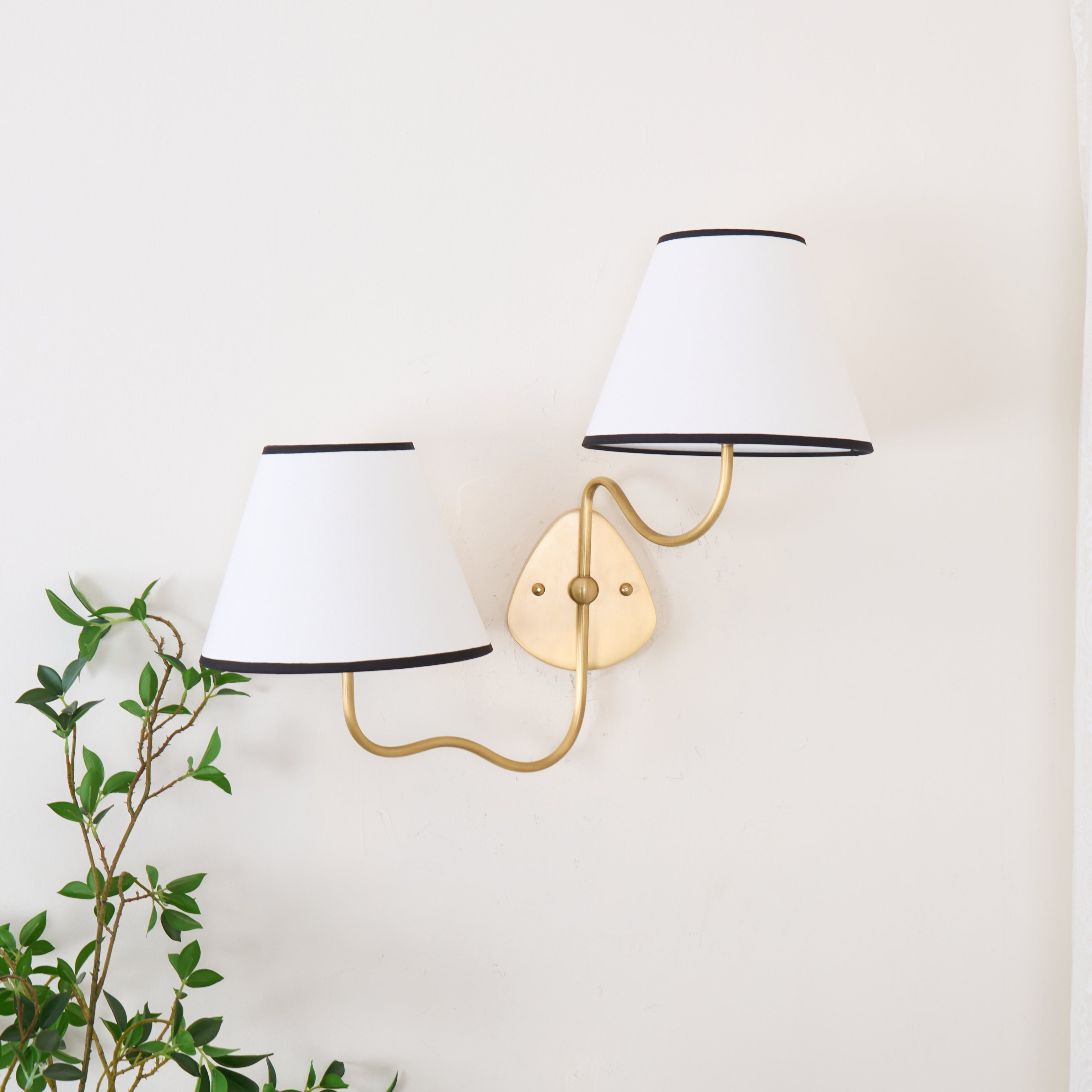 Zelioton Wall Light