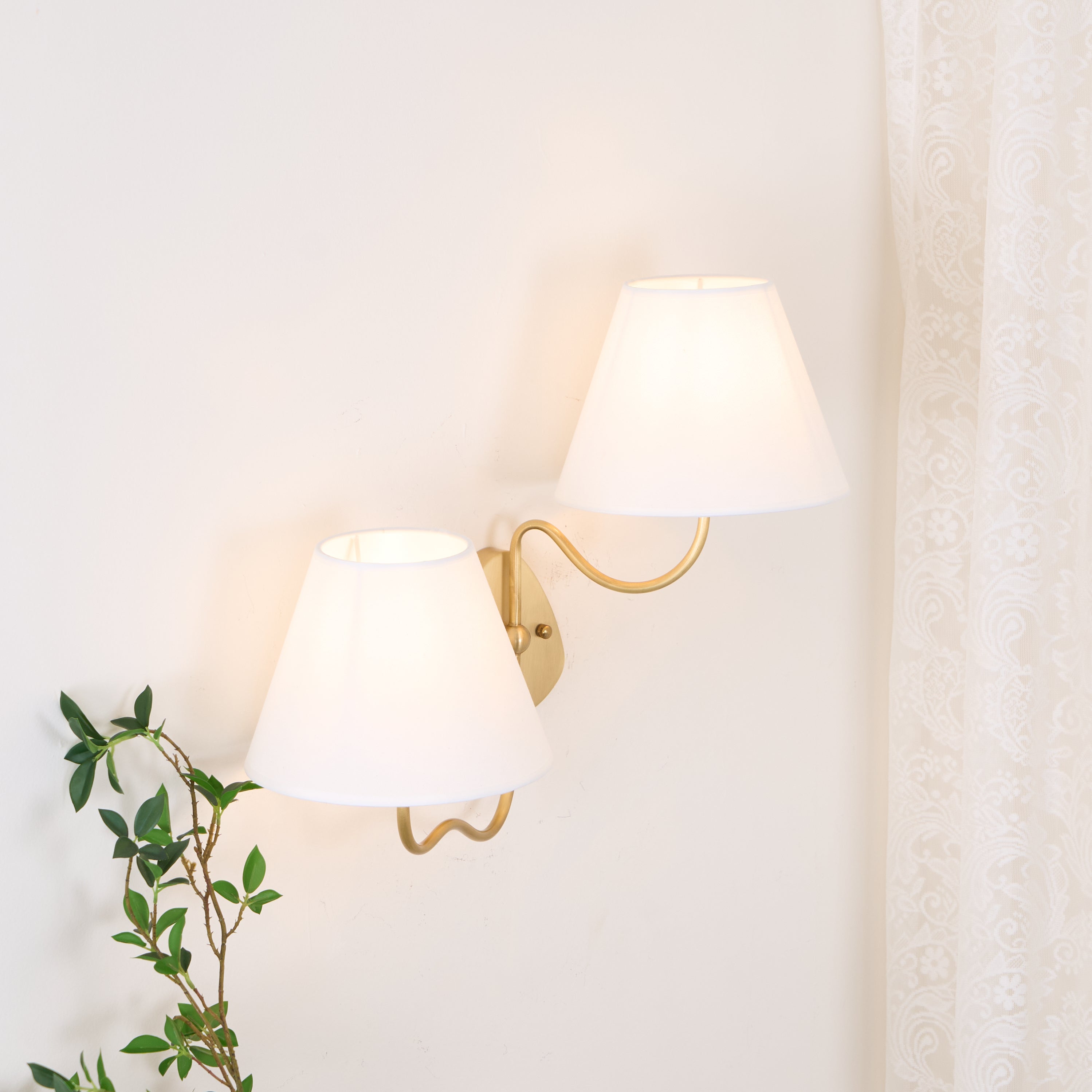 Zelioton Wall Light